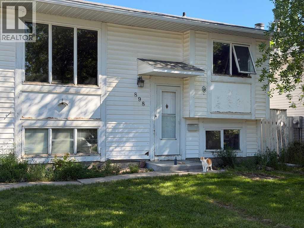 898 Red Crow Boulevard W, Lethbridge, Alberta  T1K 5N6 - Photo 3 - A2322825