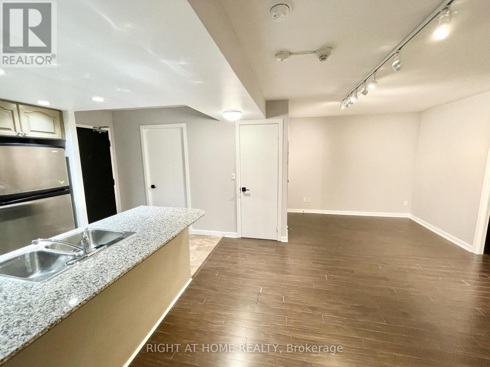 2206 - 8 Park Road, Toronto, Ontario  M4W 3S5 - Photo 17 - C13481856