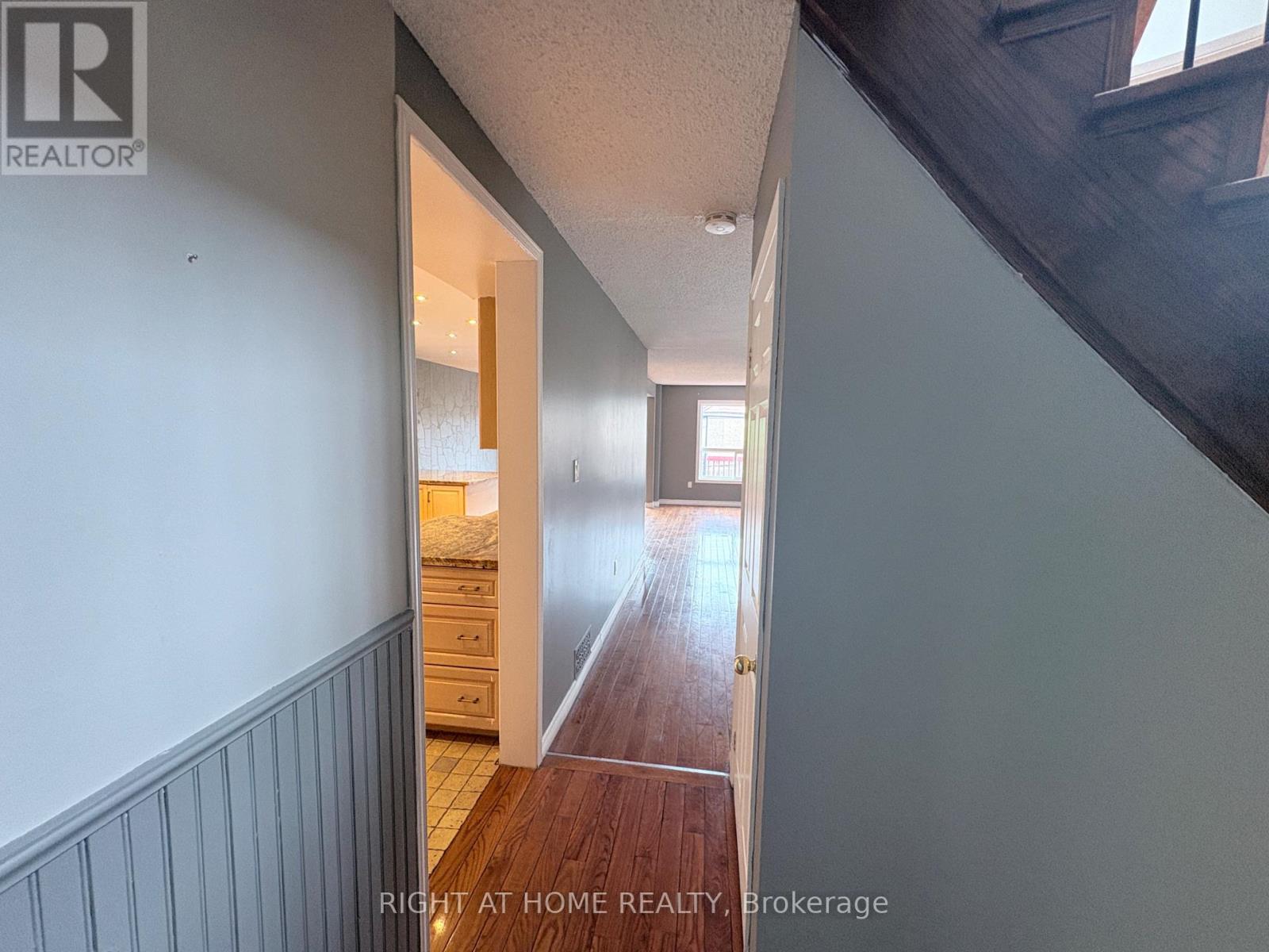 47 Hewitt Crescent, Ajax, Ontario  L1S 7A6 - Photo 4 - E13481876