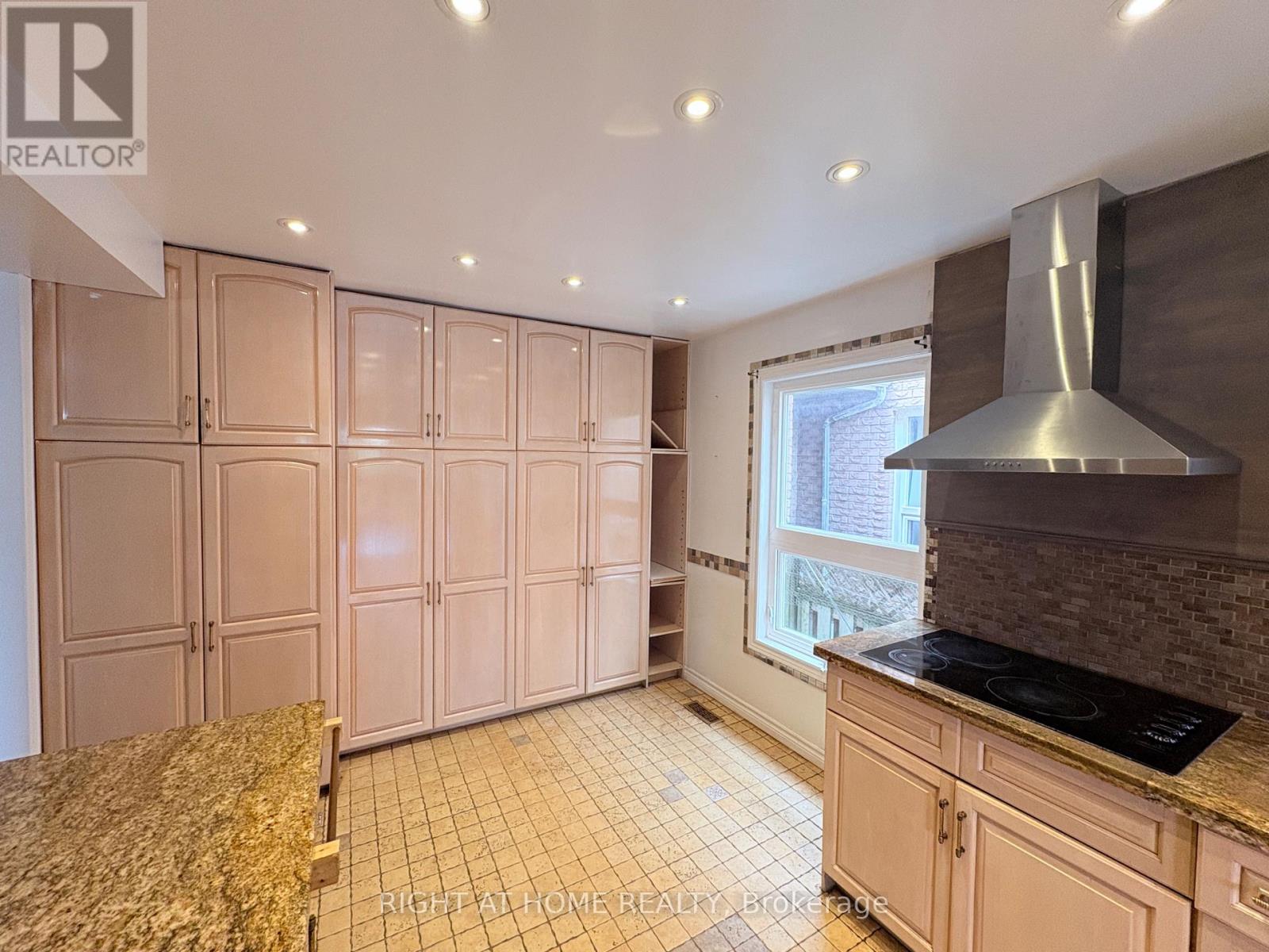 47 Hewitt Crescent, Ajax, Ontario  L1S 7A6 - Photo 7 - E13481876