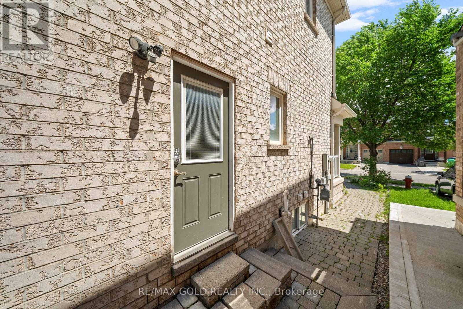 25 Frenchpark Circle, Brampton, Ontario  L6X 0Y5 - Photo 46 - W13481846