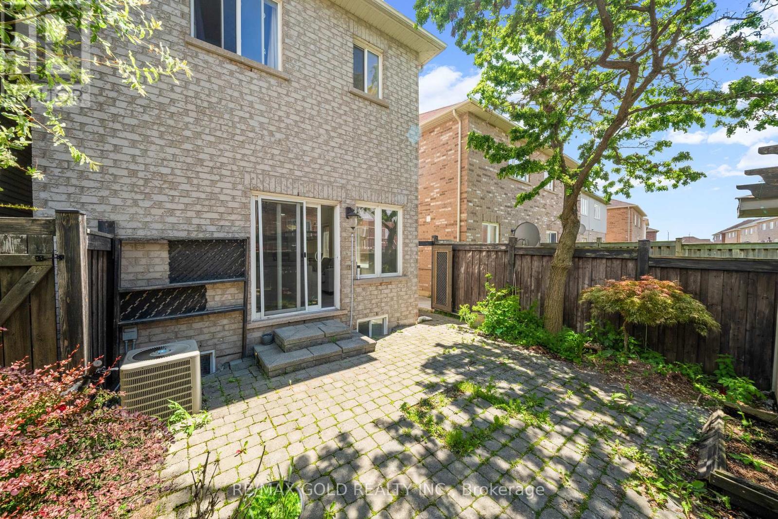 25 Frenchpark Circle, Brampton, Ontario  L6X 0Y5 - Photo 48 - W13481846