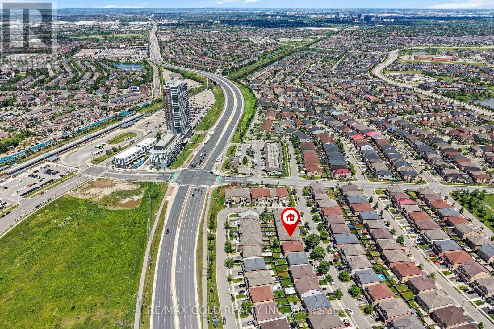 25 Frenchpark Circle, Brampton, Ontario  L6X 0Y5 - Photo 9 - W13481846