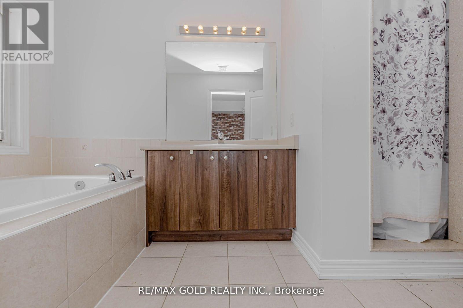 39 Chesterwood Crescent, Brampton, Ontario  L6Y 0Z4 - Photo 30 - W13481848