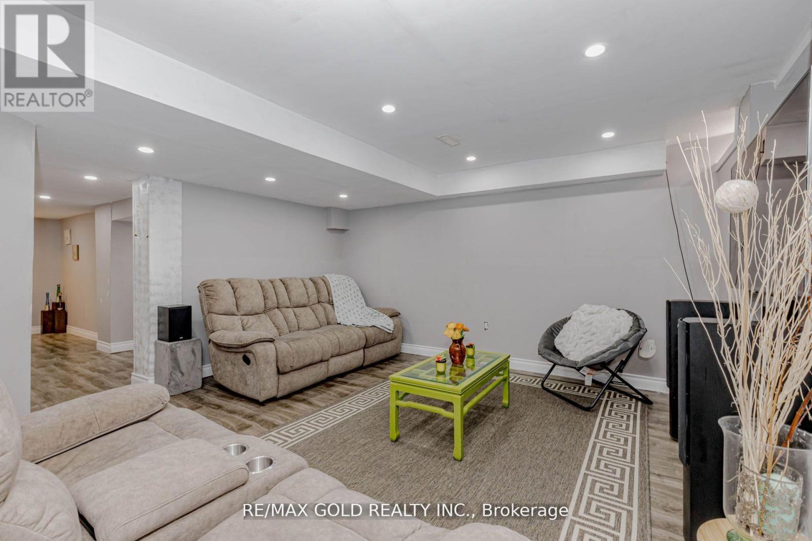 39 Chesterwood Crescent, Brampton, Ontario  L6Y 0Z4 - Photo 46 - W13481848