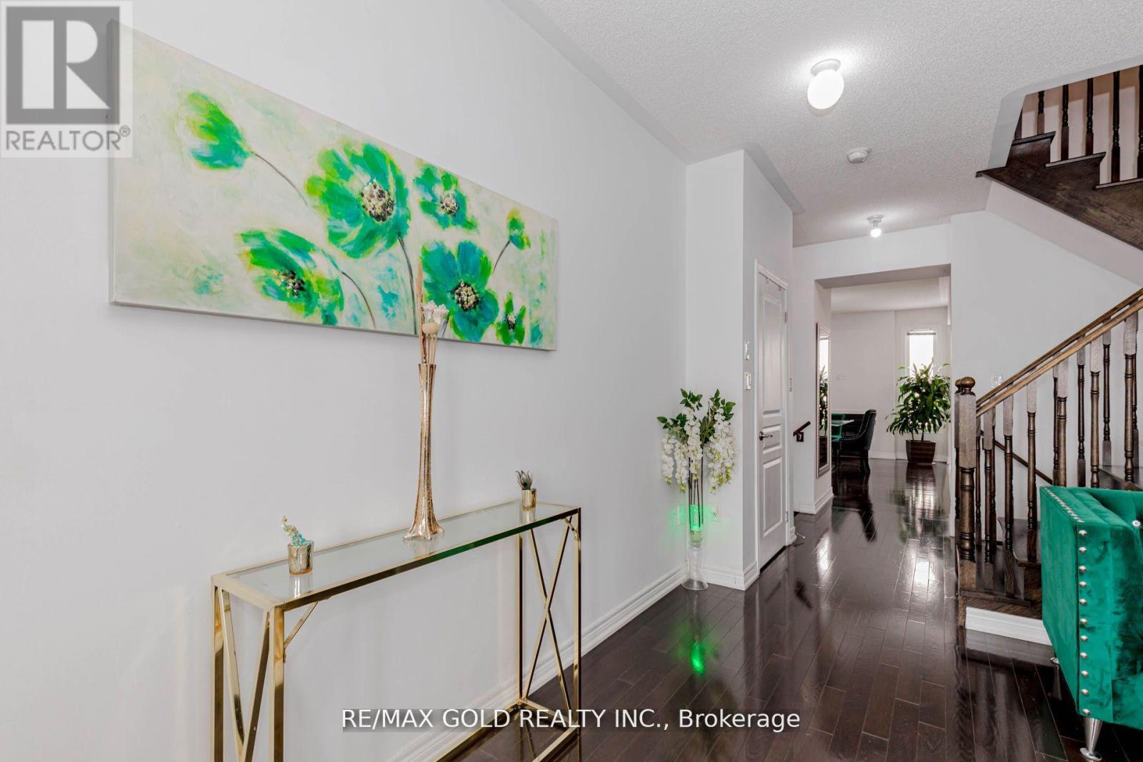 39 Chesterwood Crescent, Brampton, Ontario  L6Y 0Z4 - Photo 8 - W13481848