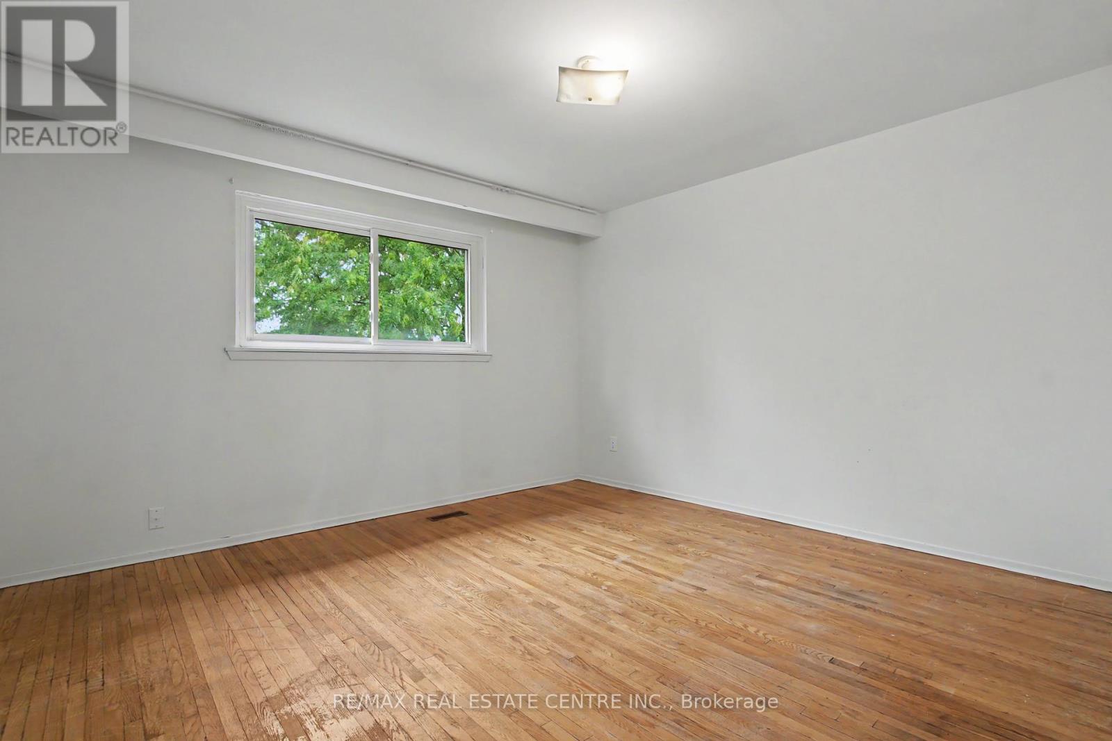 396 Pinemeadow Avenue, Mississauga, Ontario  L5B 2J9 - Photo 20 - W13481902