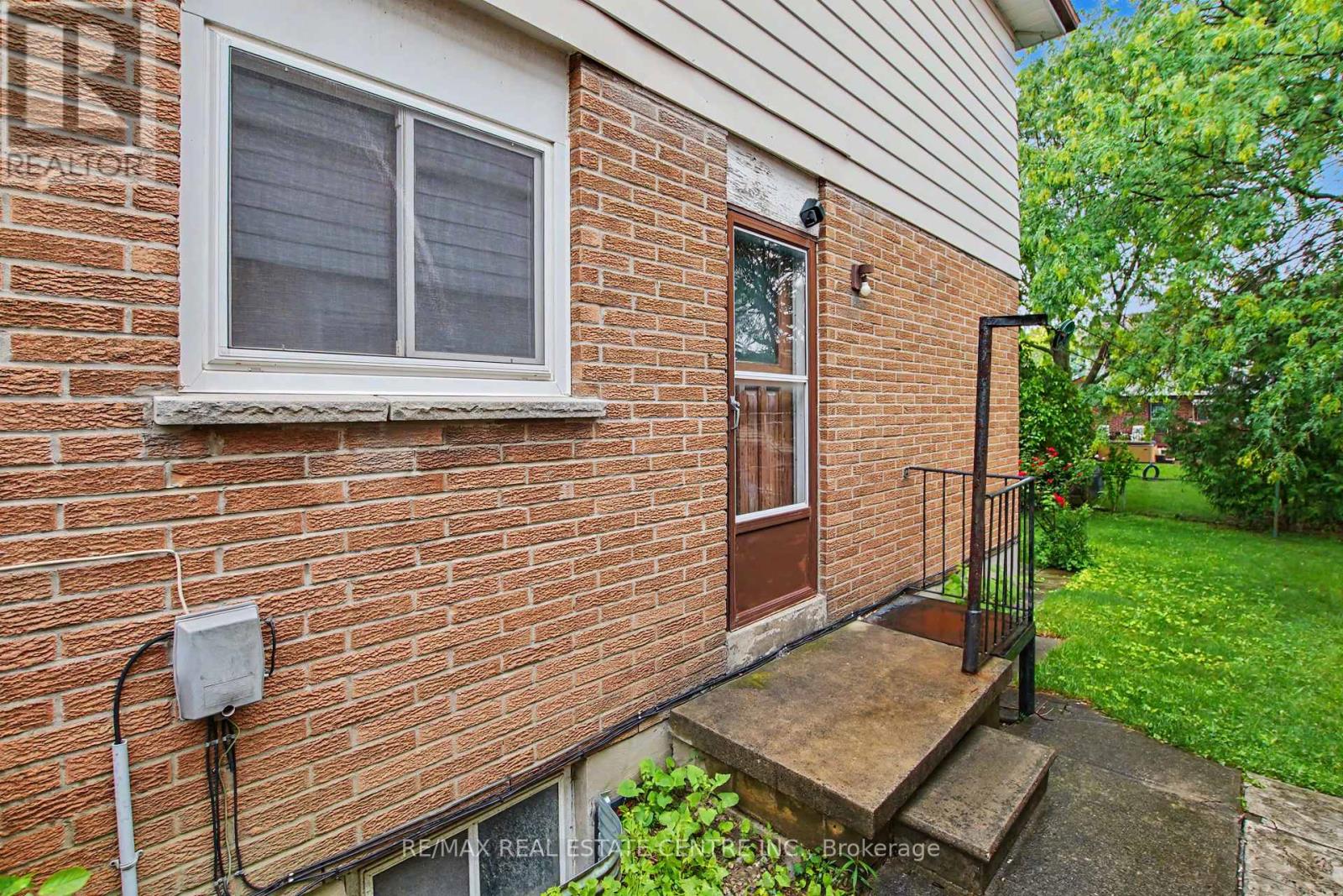 396 Pinemeadow Avenue, Mississauga, Ontario  L5B 2J9 - Photo 40 - W13481902