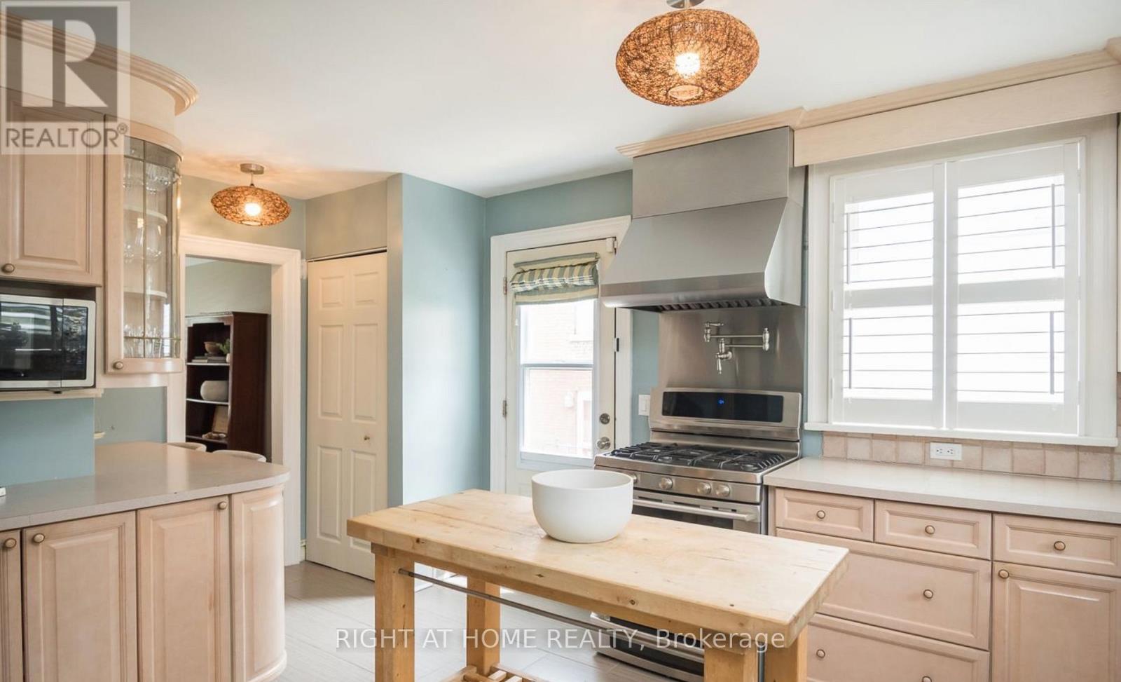 124 Lydia Avenue, Milton (Om Old Milton), Ontario  L9T 2H1 - Photo 10 - W13481904
