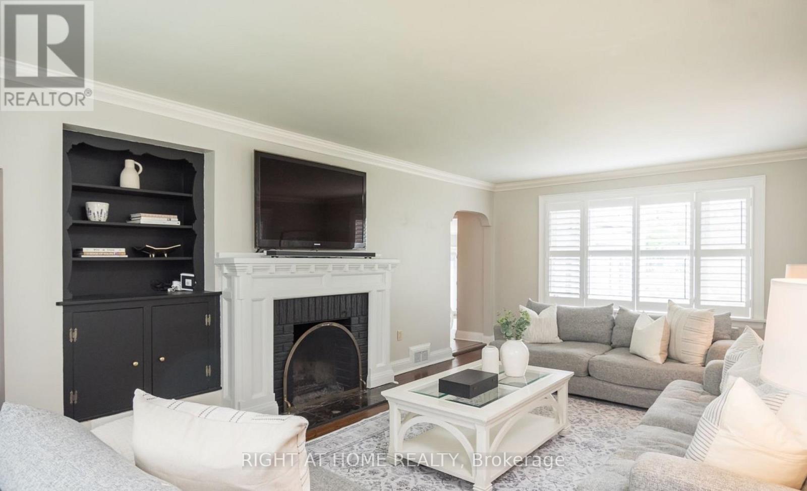 124 Lydia Avenue, Milton (Om Old Milton), Ontario  L9T 2H1 - Photo 5 - W13481904