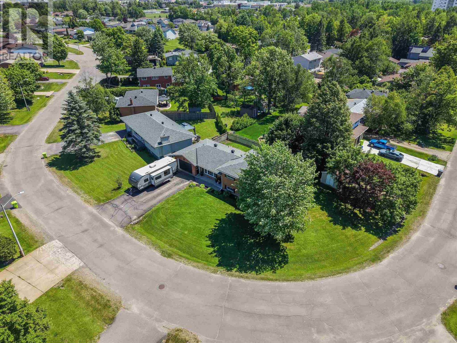 81 Fort Creek Dr, Sault Ste. Marie, Ontario  P6C 5V1 - Photo 2 - SM261558