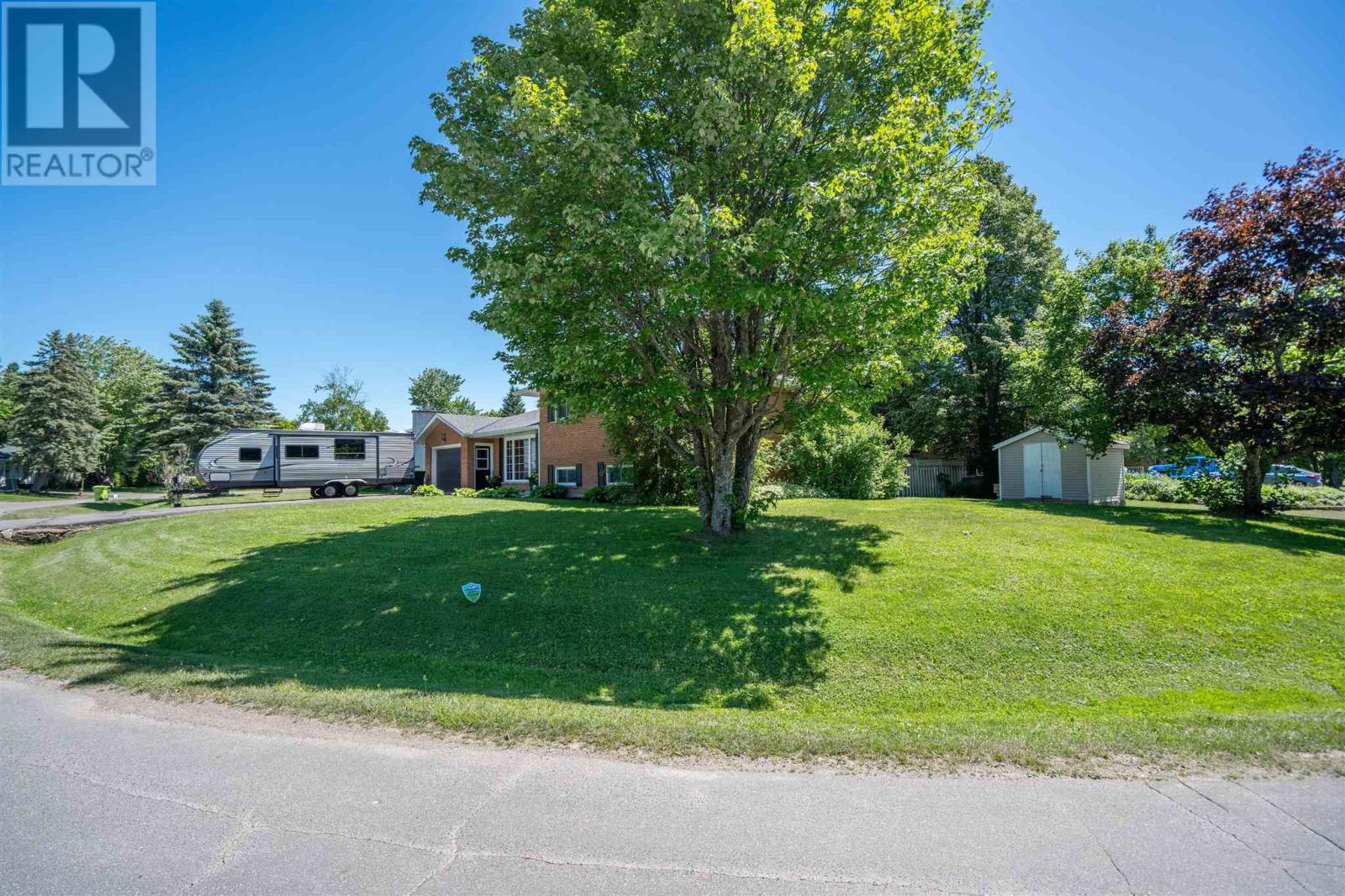 81 Fort Creek Dr, Sault Ste. Marie, Ontario  P6C 5V1 - Photo 38 - SM261558