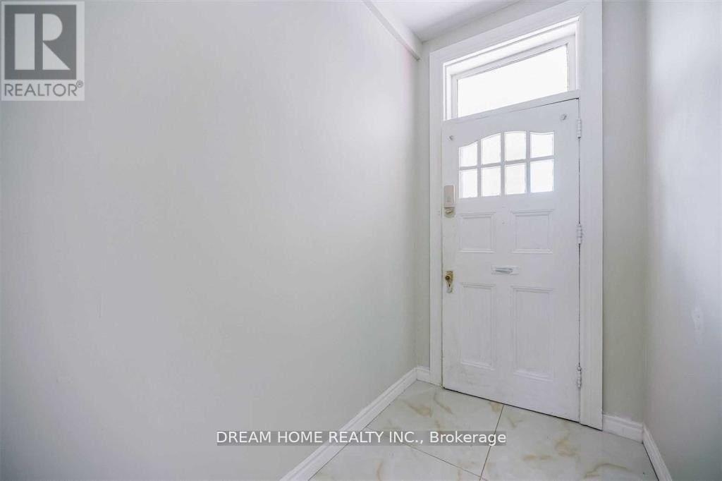 2nd Floor - 29 Glasgow Street, Toronto, Ontario  M5T 2C1 - Photo 3 - C13255784