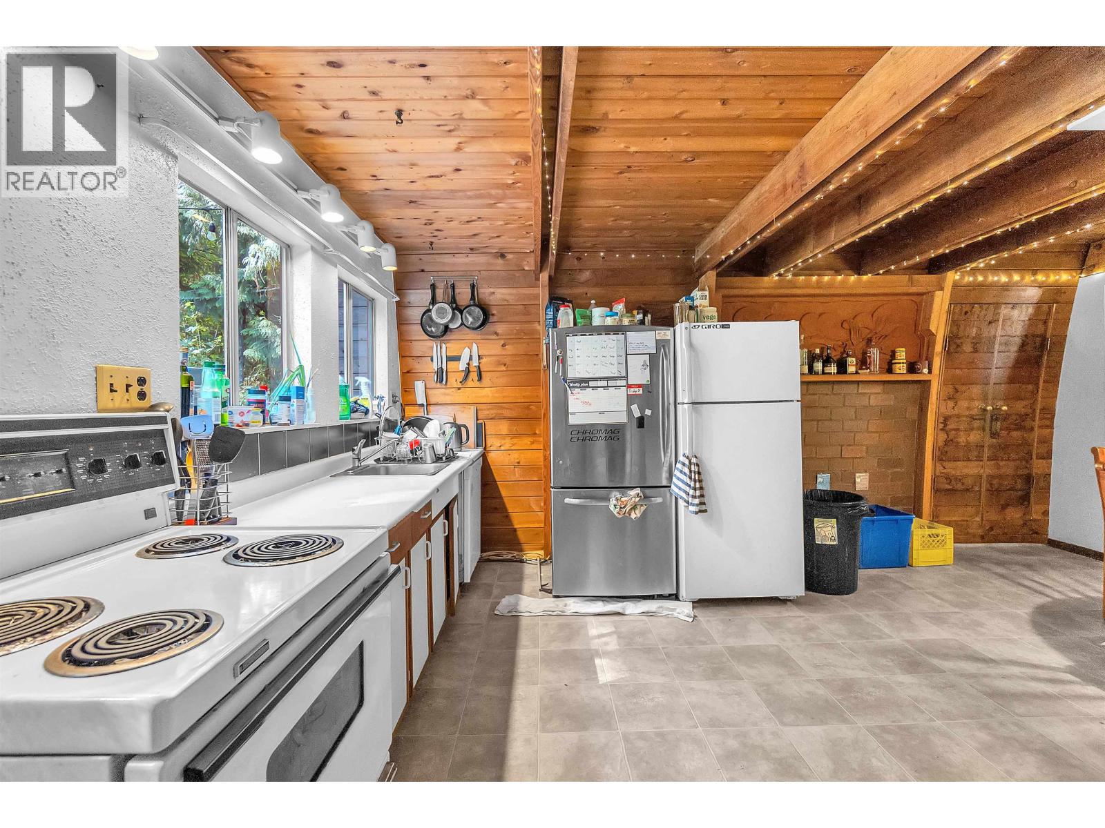8160 Alpine Way, Whistler, British Columbia  V8E 0G2 - Photo 10 - R3136581