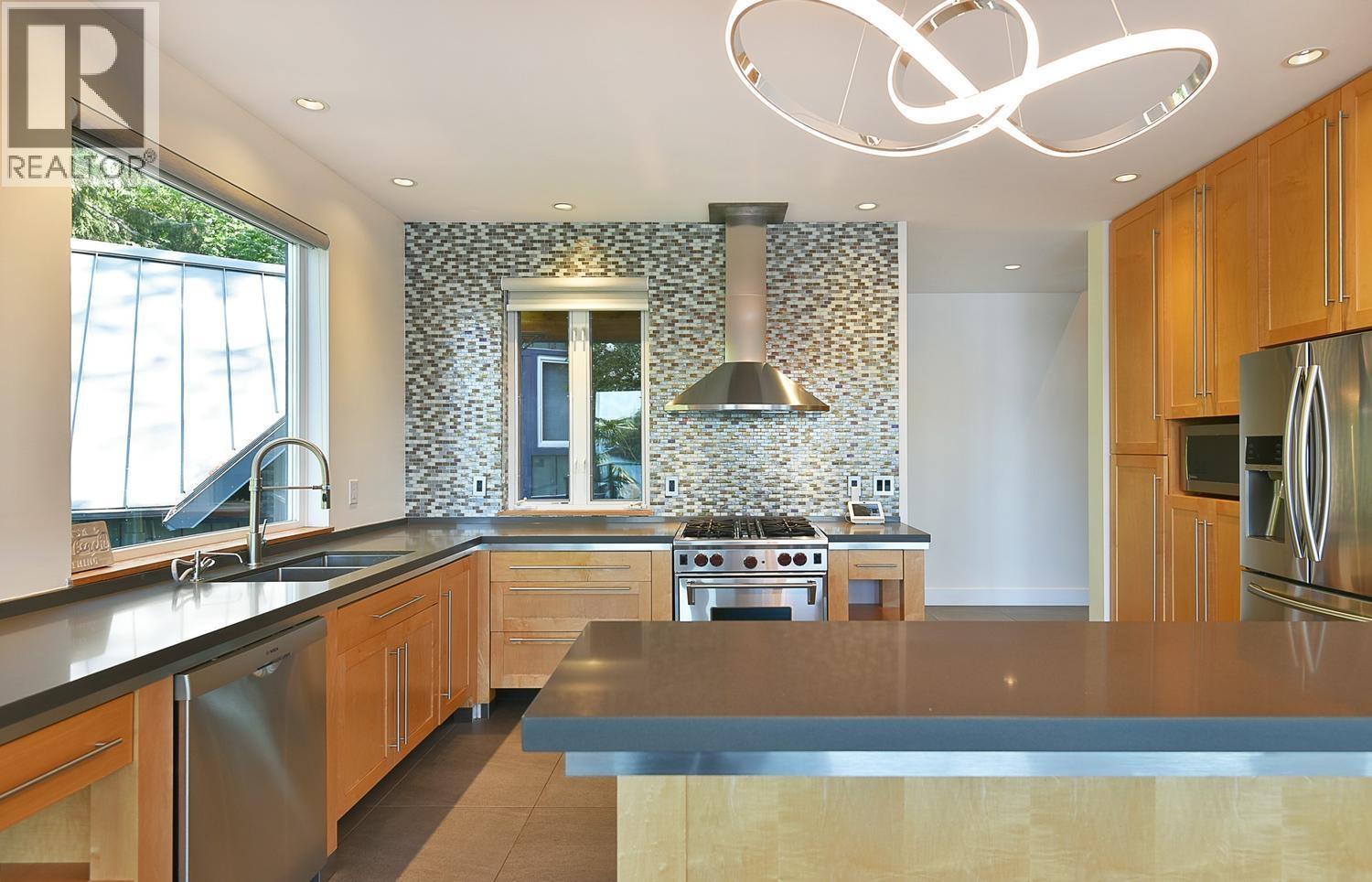4990 Francis Peninsula Road, Pender Harbour, British Columbia V0N 2H1 - Photo 10 - R3139321