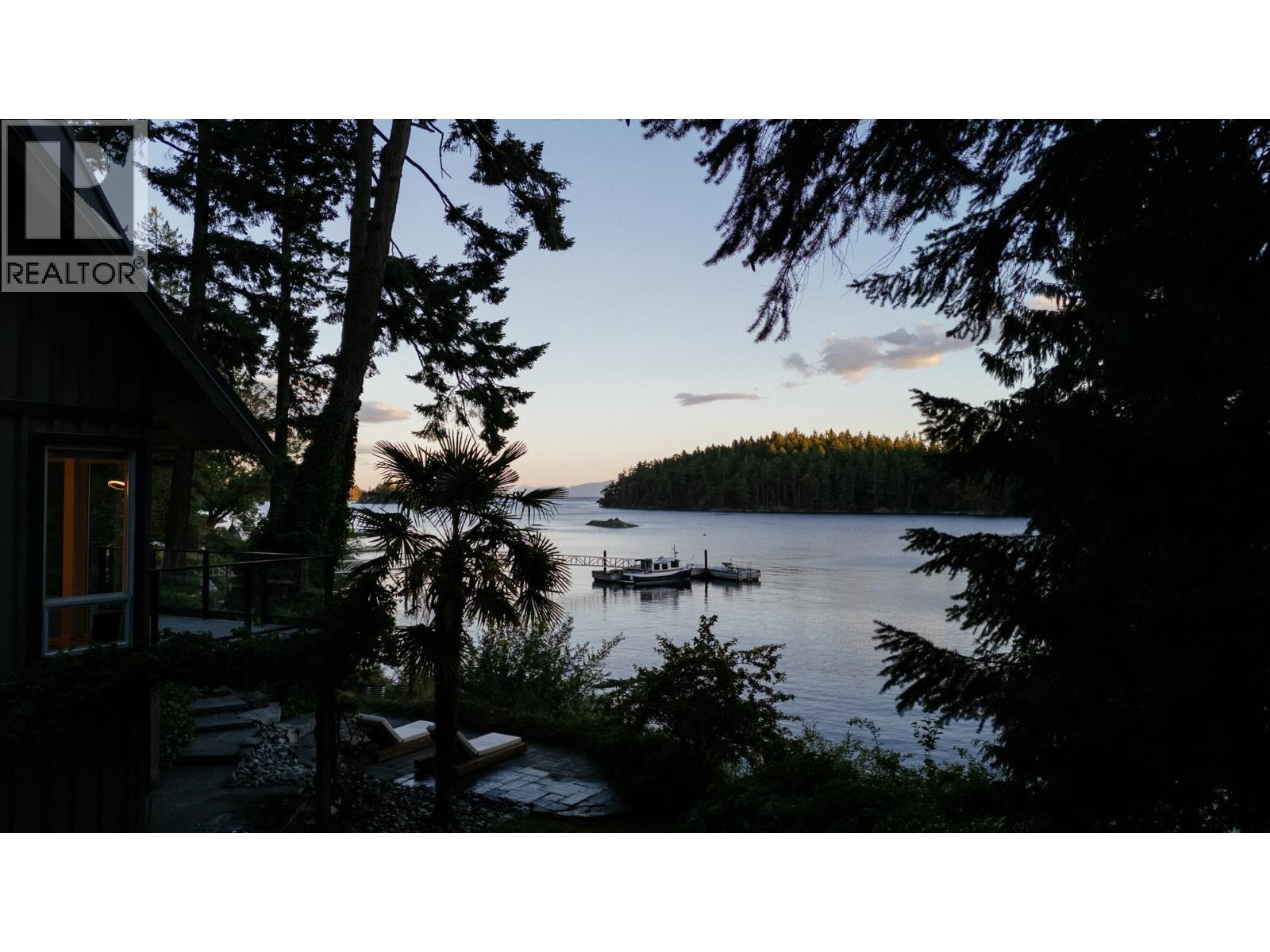 4990 Francis Peninsula Road, Pender Harbour, British Columbia V0N 2H1 - Photo 2 - R3139321