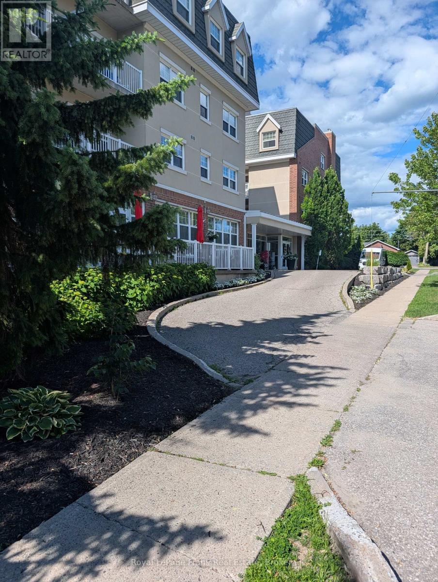 425 - 240 CHAPEL STREET, Cobourg, Ontario