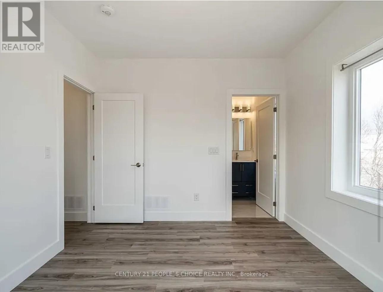Upper Apartment - 54 Westhampton Drive, Toronto, Ontario  M9R 1X6 - Photo 12 - W13481932