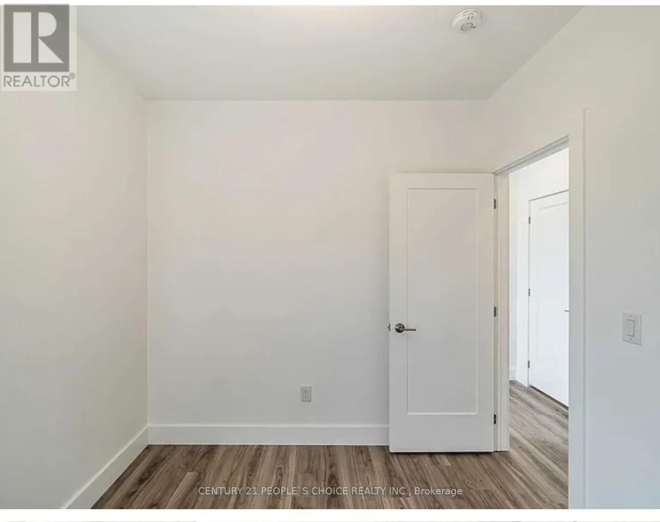 Upper Apartment - 54 Westhampton Drive, Toronto, Ontario  M9R 1X6 - Photo 9 - W13481932