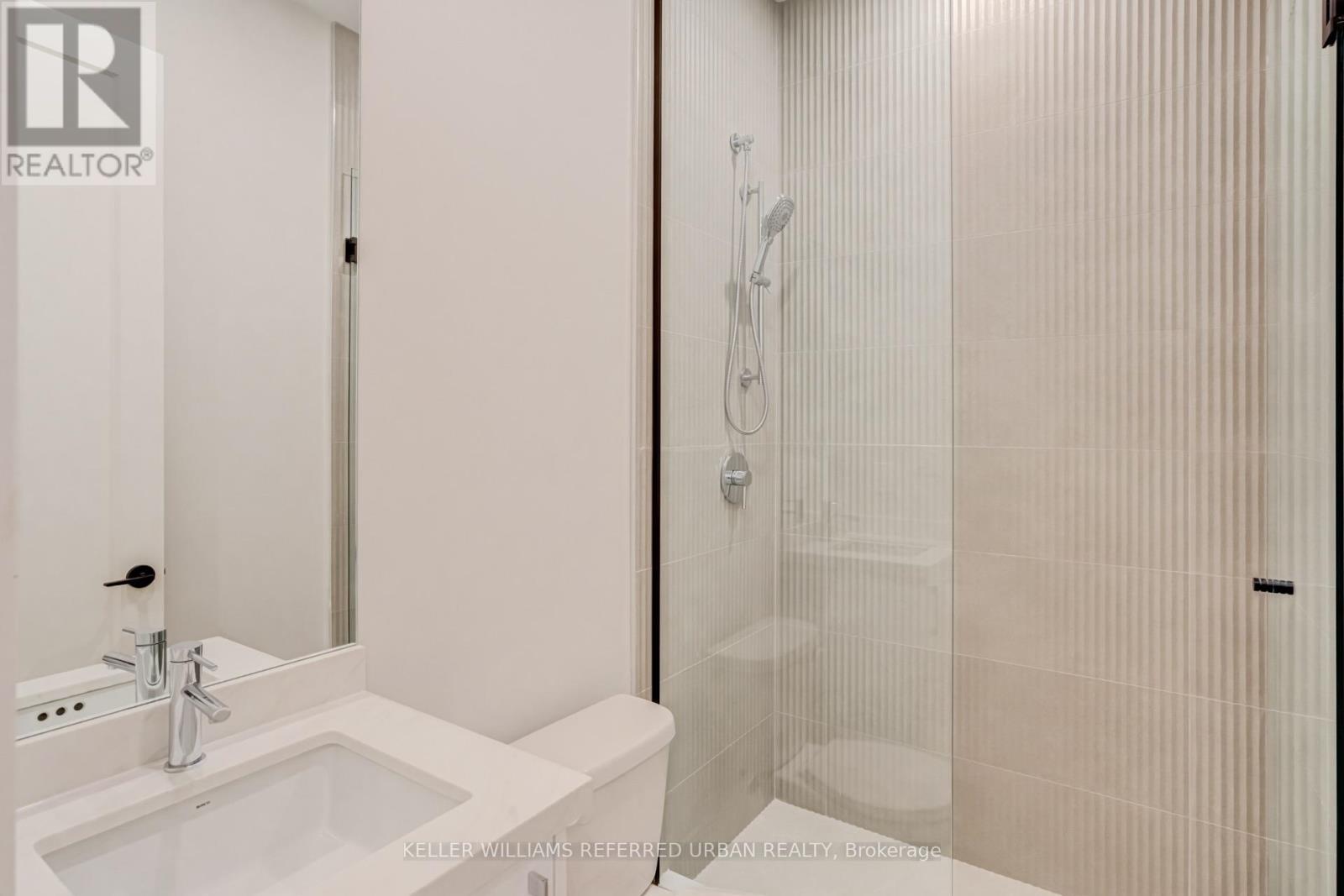 39 Wesley Avenue, Mississauga, Ontario L5H 2M6 - Photo 44 - W13481716