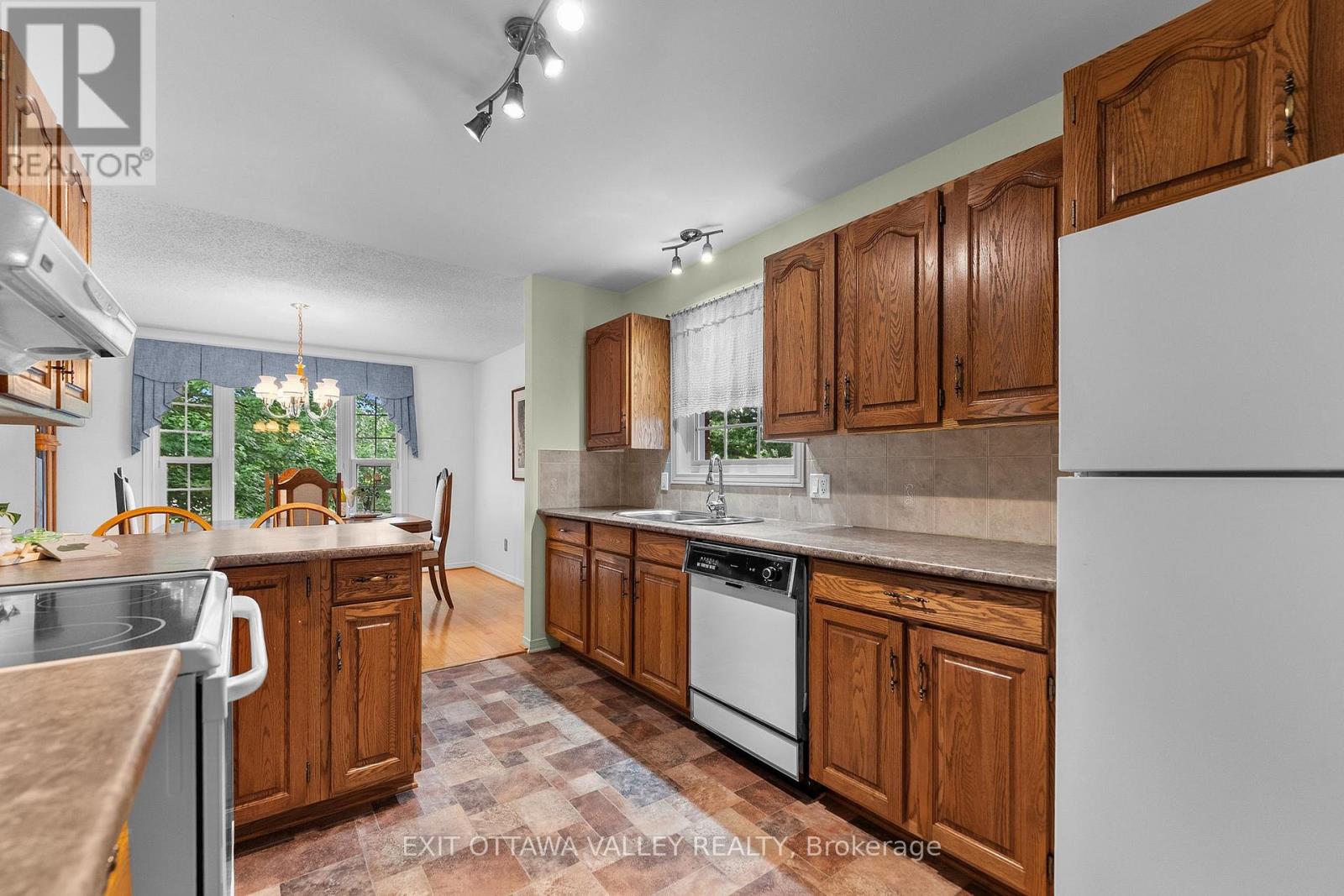 599 Hillside Avenue, Pembroke, Ontario K8A 8G4 - Photo 12 - X13481964