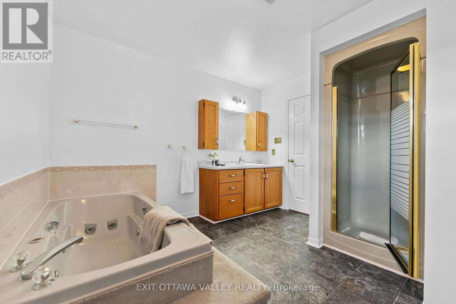 599 Hillside Avenue, Pembroke, Ontario K8A 8G4 - Photo 17 - X13481964