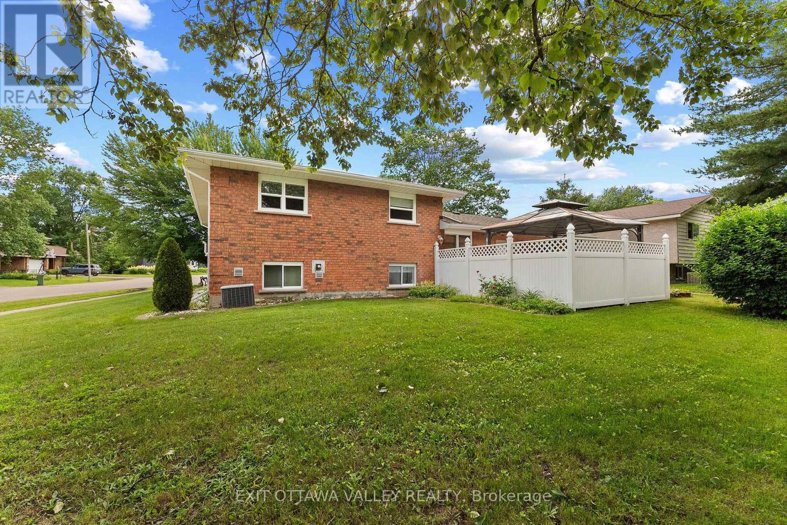 599 Hillside Avenue, Pembroke, Ontario K8A 8G4 - Photo 34 - X13481964