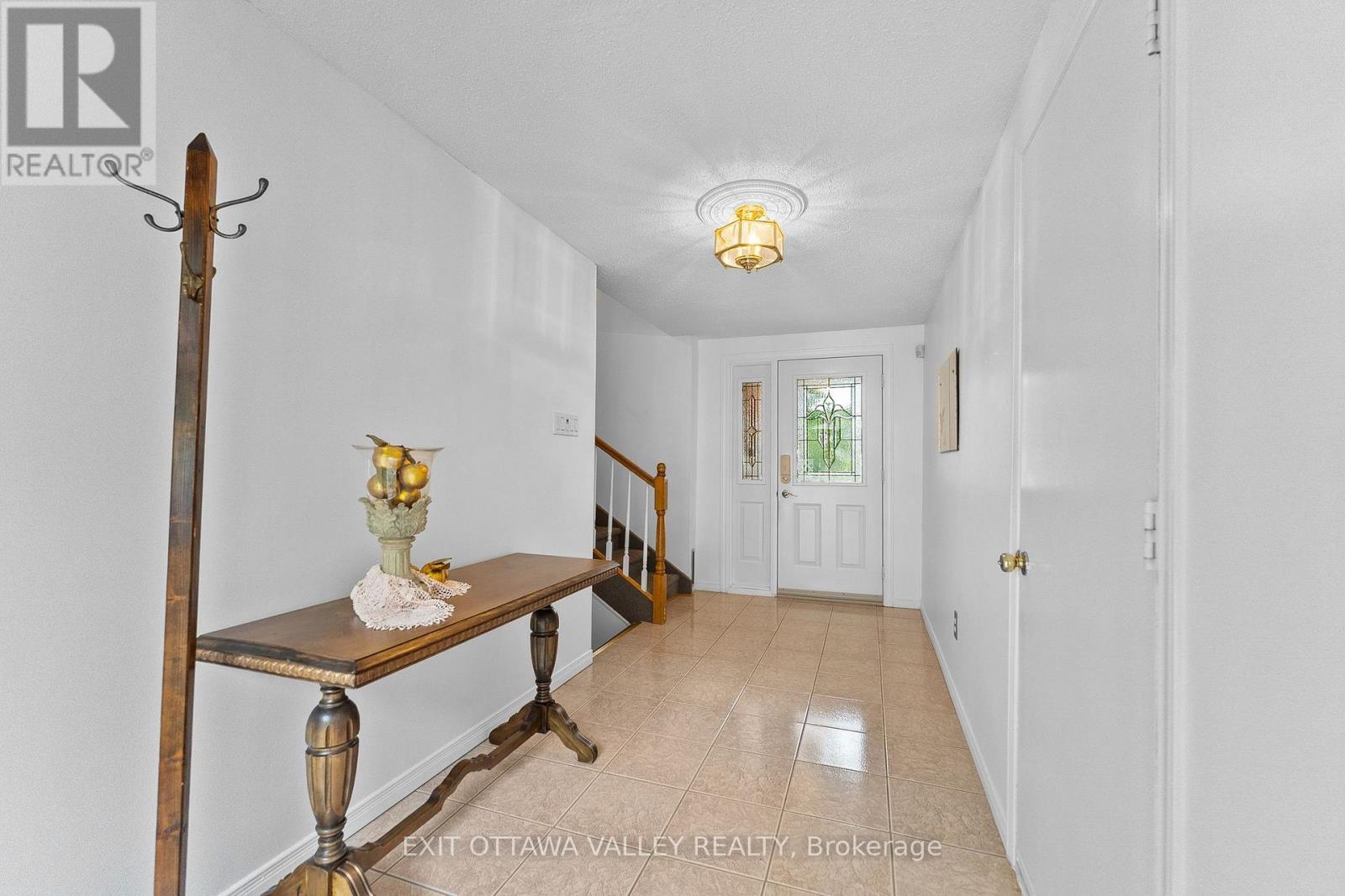 599 Hillside Avenue, Pembroke, Ontario K8A 8G4 - Photo 4 - X13481964