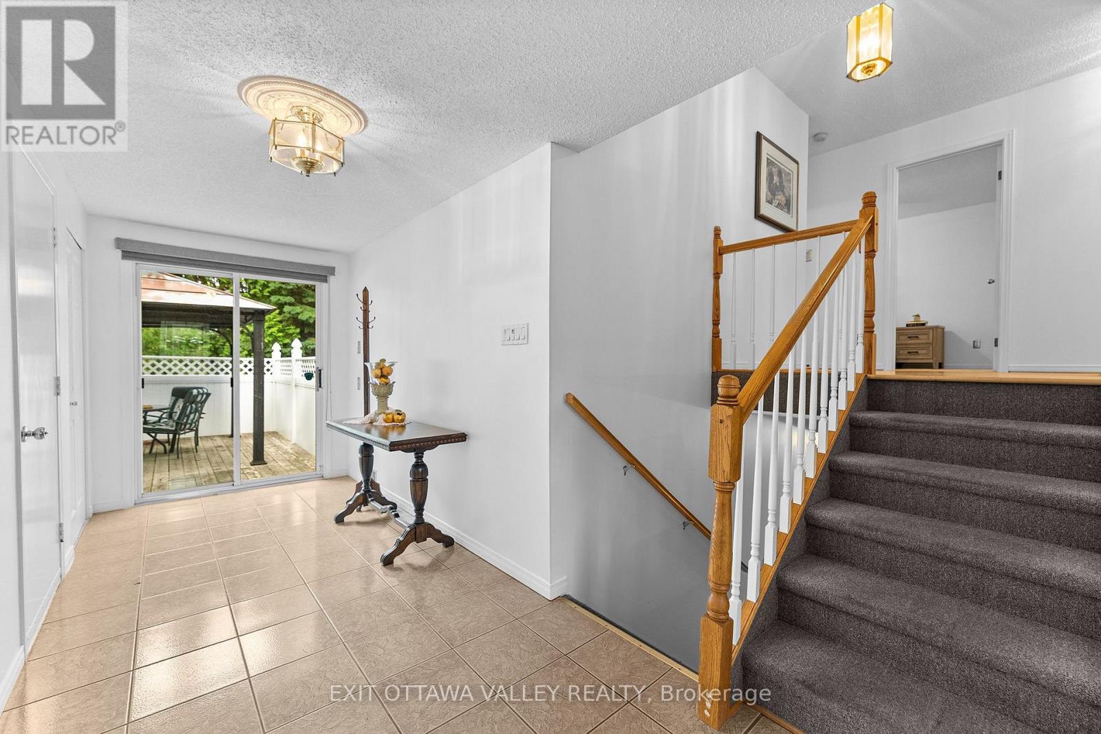 599 Hillside Avenue, Pembroke, Ontario K8A 8G4 - Photo 5 - X13481964