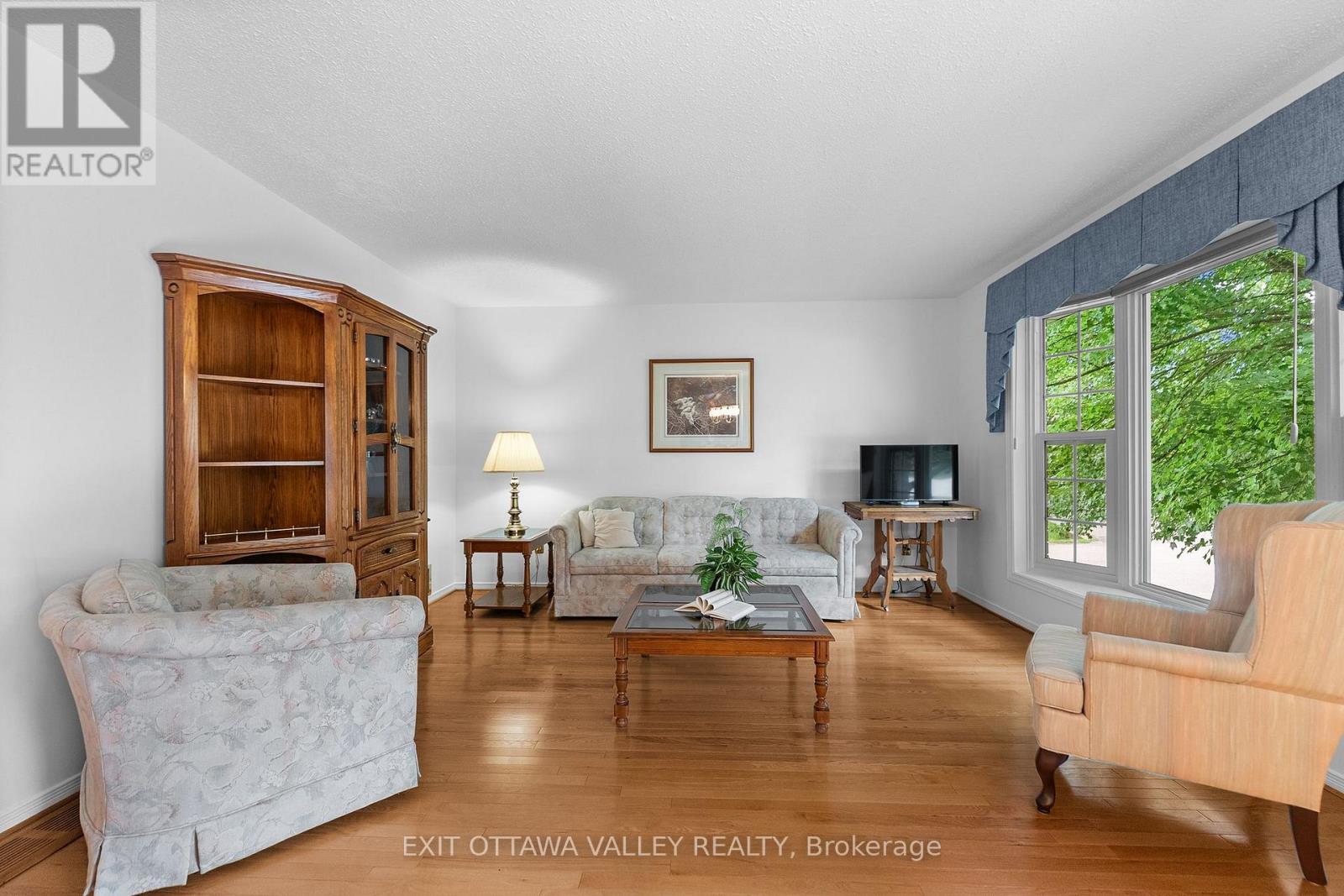 599 Hillside Avenue, Pembroke, Ontario K8A 8G4 - Photo 6 - X13481964