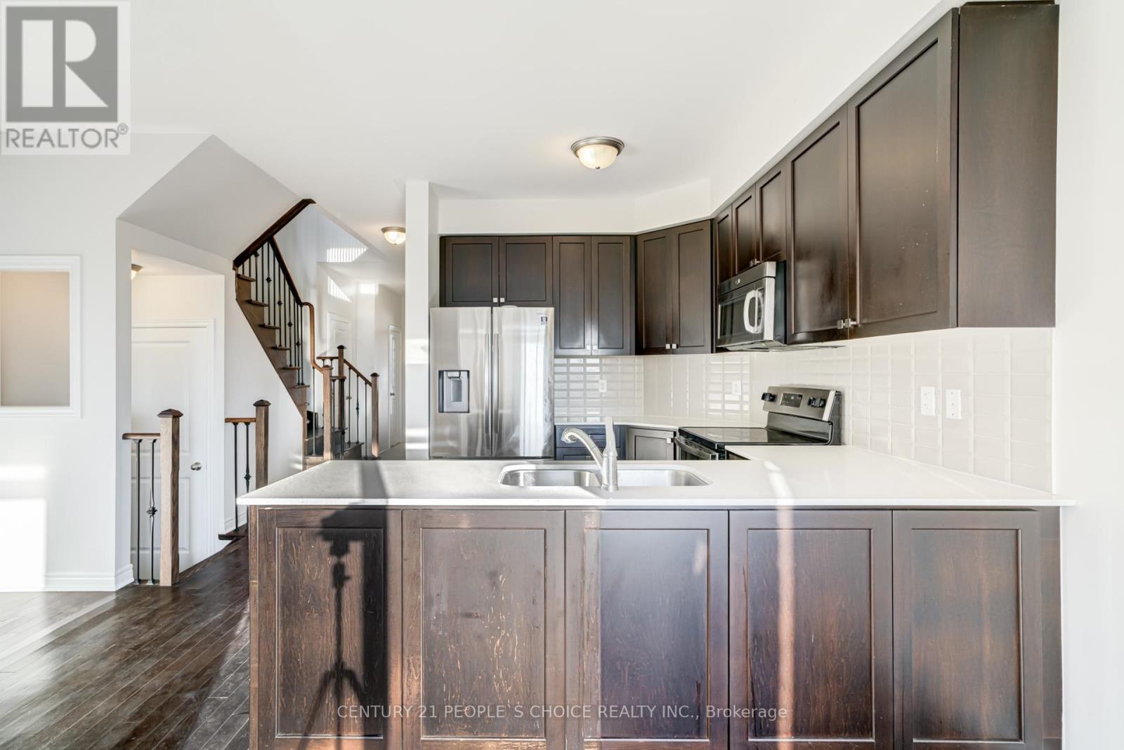 118 Finegan Circle, Brampton, Ontario  L7A 4Z9 - Photo 12 - W13470192
