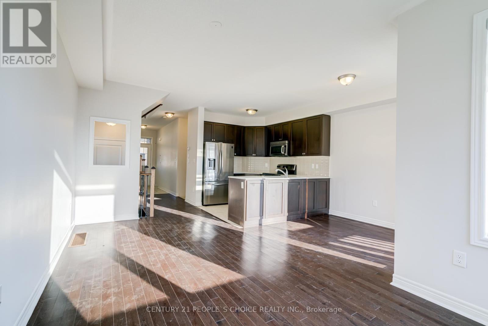 118 Finegan Circle, Brampton, Ontario  L7A 4Z9 - Photo 5 - W13470192
