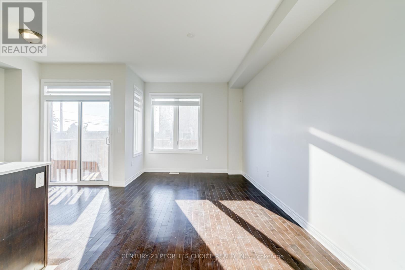 118 Finegan Circle, Brampton, Ontario  L7A 4Z9 - Photo 6 - W13470192