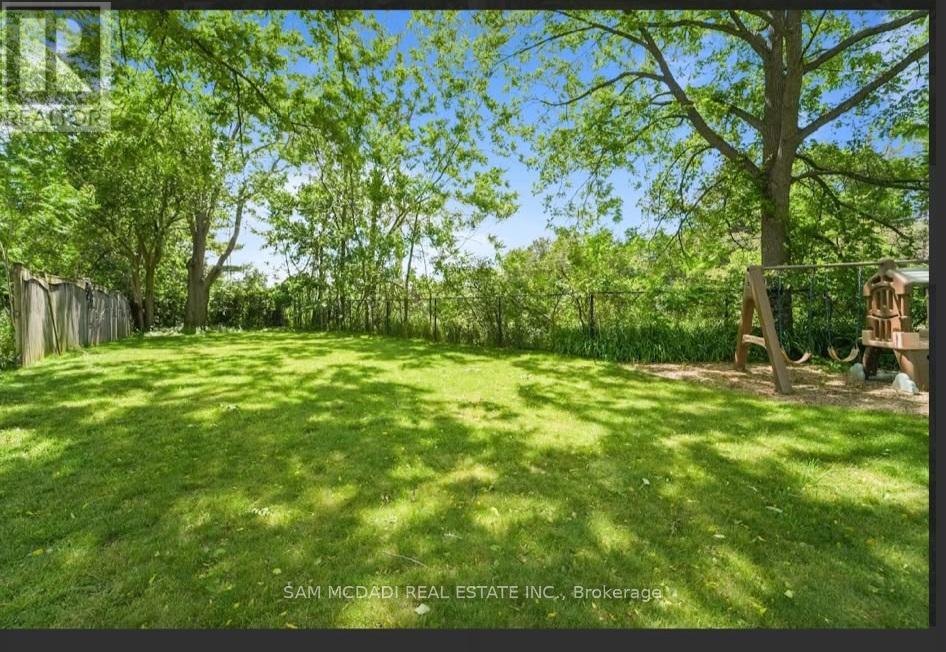 1296 Clarkson Road N, Mississauga, Ontario  L5J 2W3 - Photo 3 - W13481306