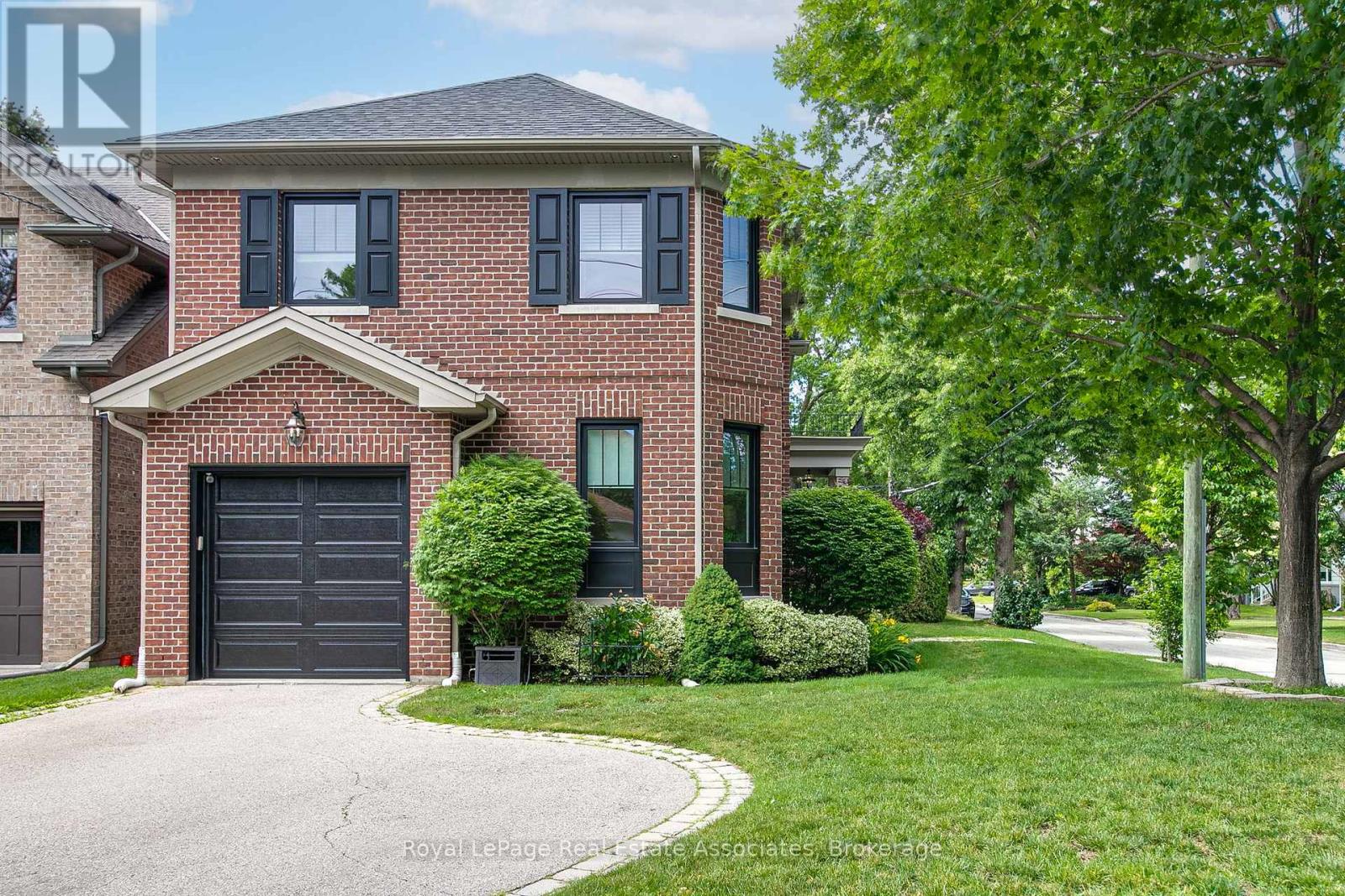 32 Jopling Avenue N, Toronto, Ontario  M9B 4E7 - Photo 3 - W13481948