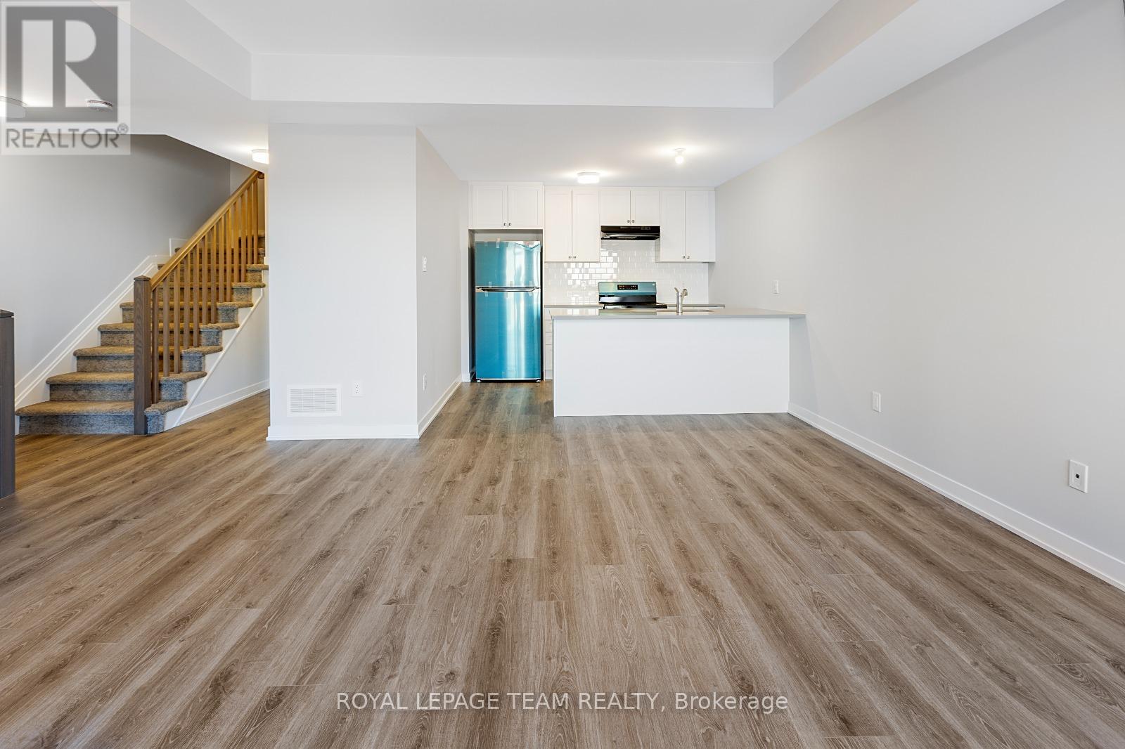 320 Parnian Private, Ottawa, Ontario  K2J 7K5 - Photo 4 - X13482004
