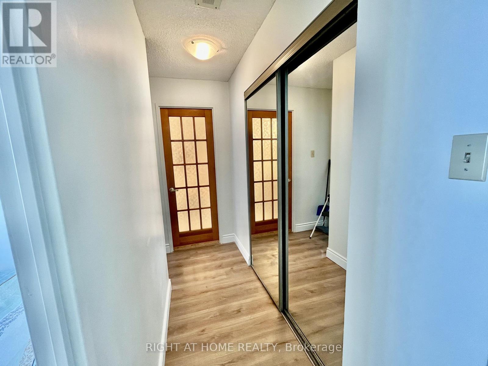 1001 - 25 Maitland Street W, Toronto, Ontario  M4Y 2W1 - Photo 14 - C13481992