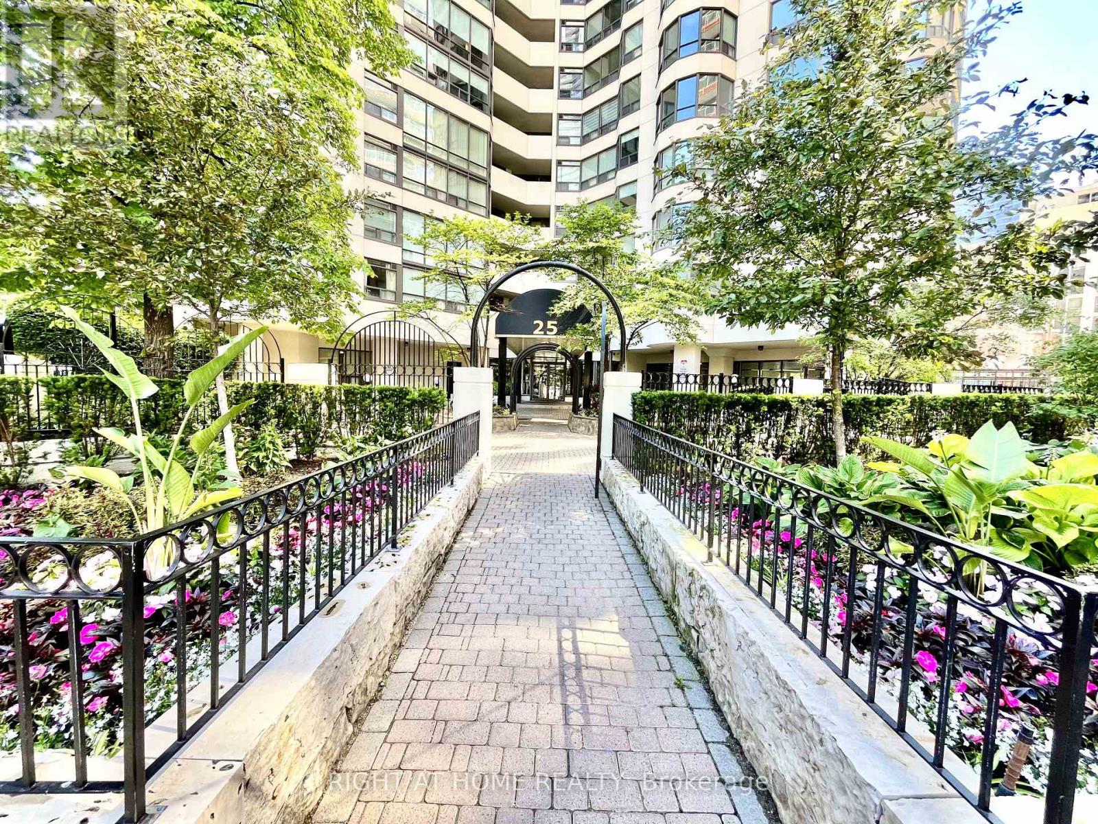 1001 - 25 Maitland Street W, Toronto, Ontario  M4Y 2W1 - Photo 3 - C13481992