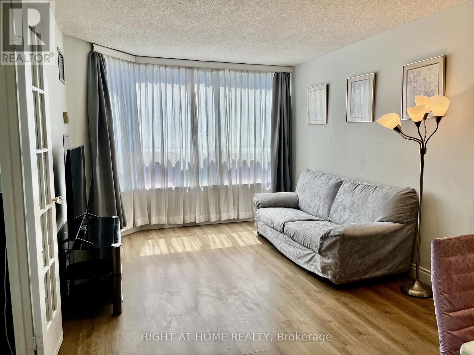 1001 - 25 Maitland Street W, Toronto, Ontario  M4Y 2W1 - Photo 5 - C13481992