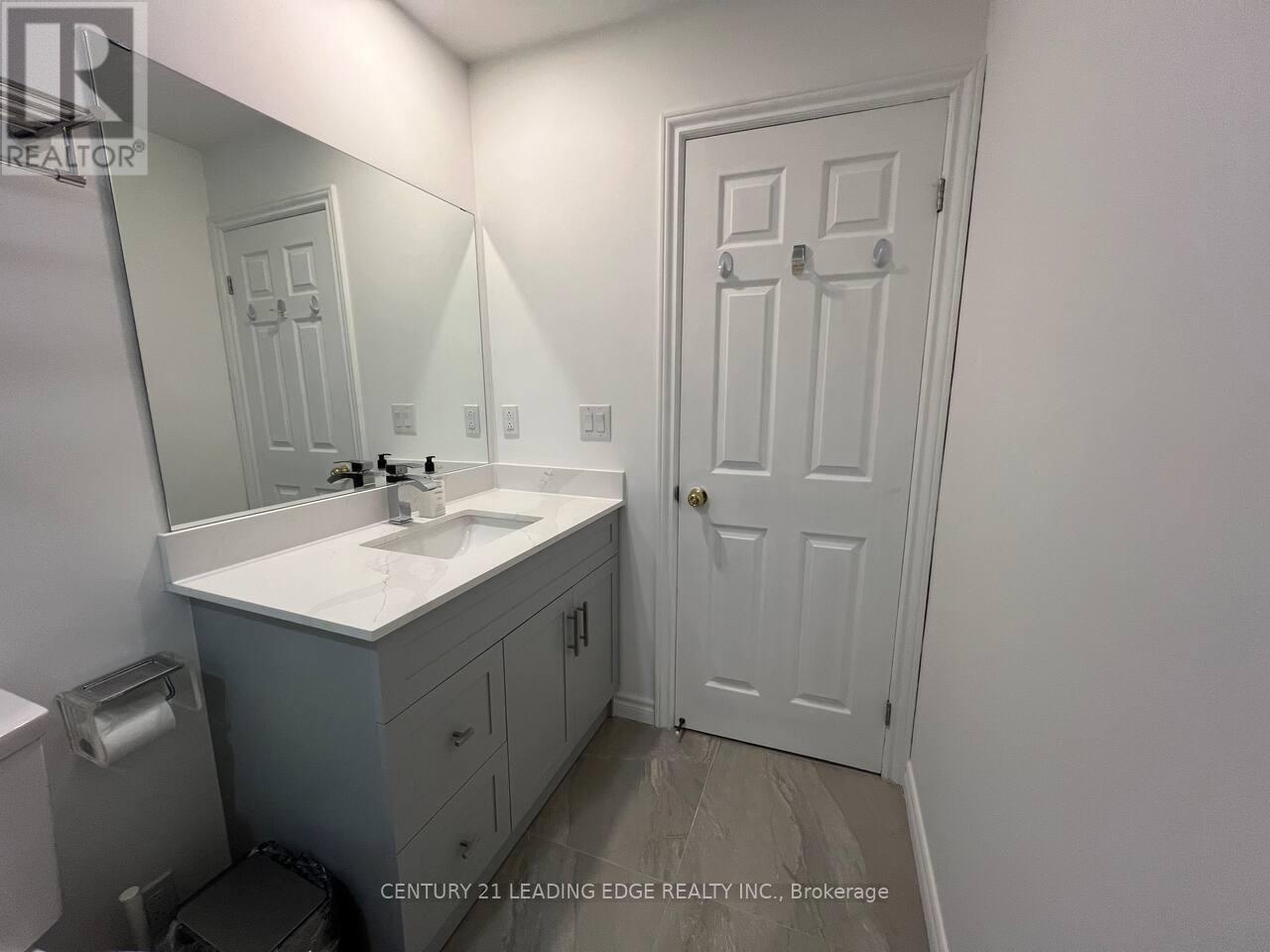 48 Houston Crescent, Toronto, Ontario  M2J 3H8 - Photo 7 - C13481666
