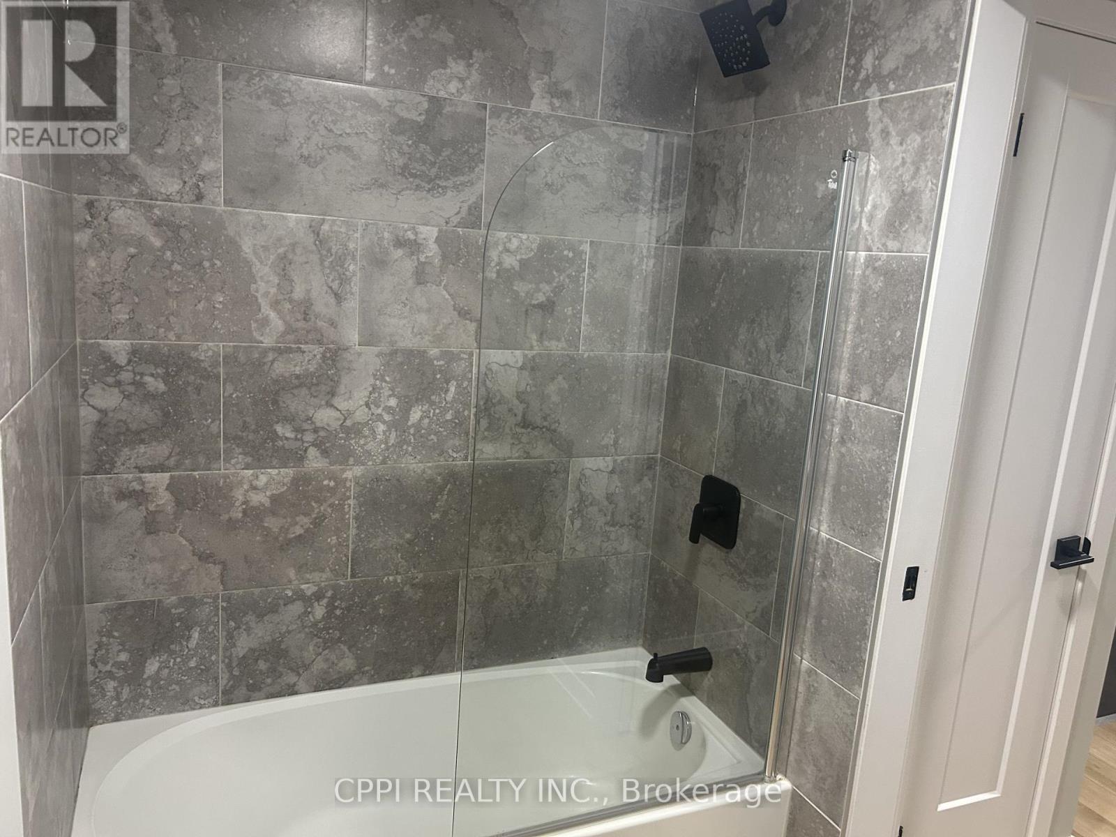 606 - 70 King Street E, Oshawa, Ontario L1H 1B5 - Photo 3 - E13482000