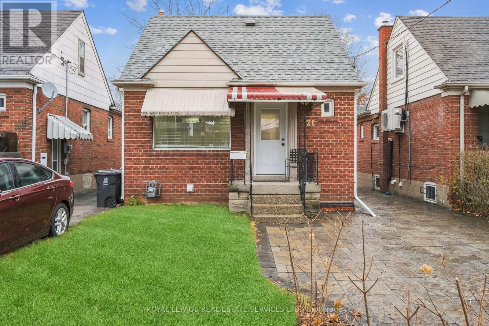 21 HOLBROOKE AVENUE, Toronto, Ontario