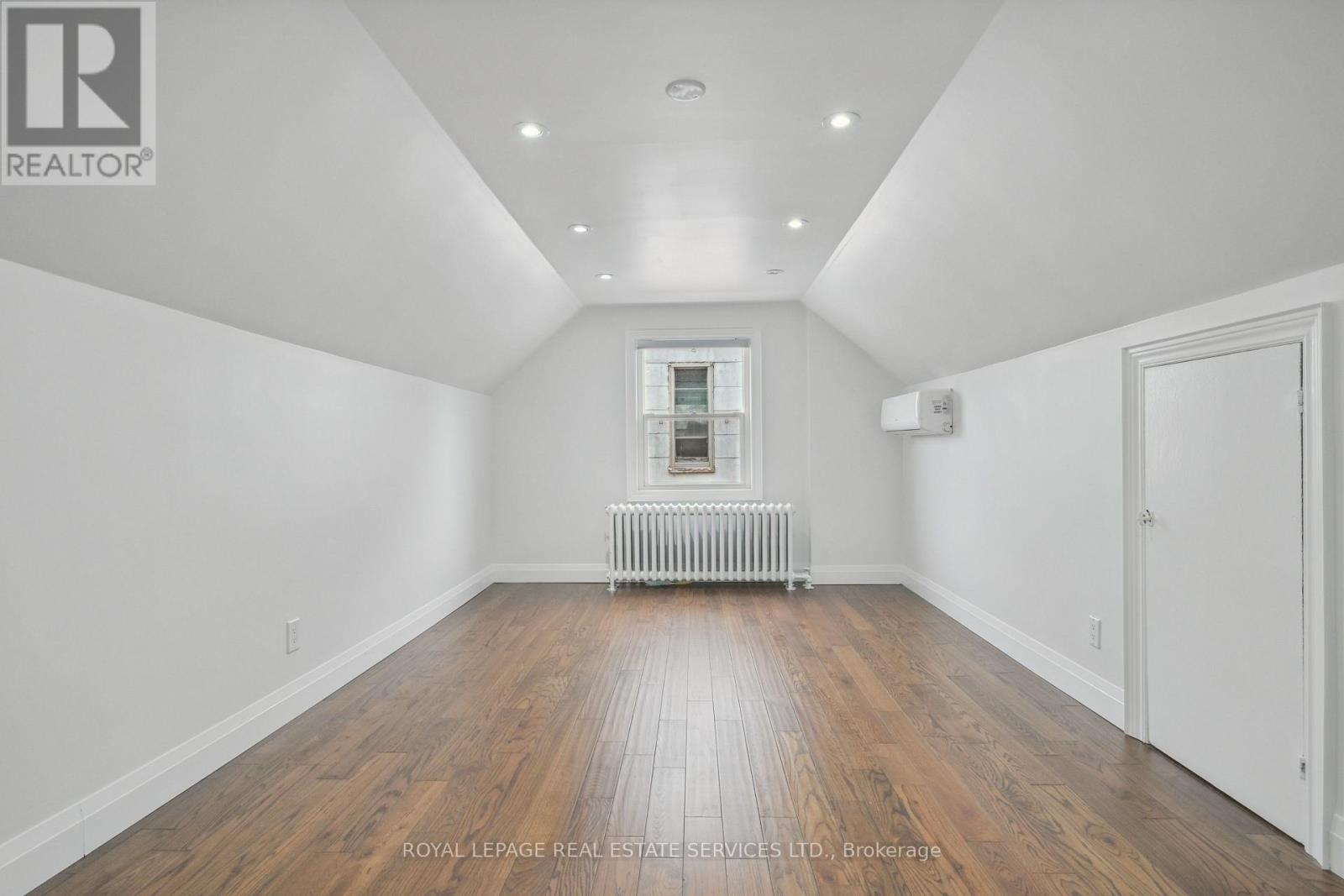 21 Holbrooke Avenue, Toronto, Ontario  M8Y 3B1 - Photo 17 - W13481996