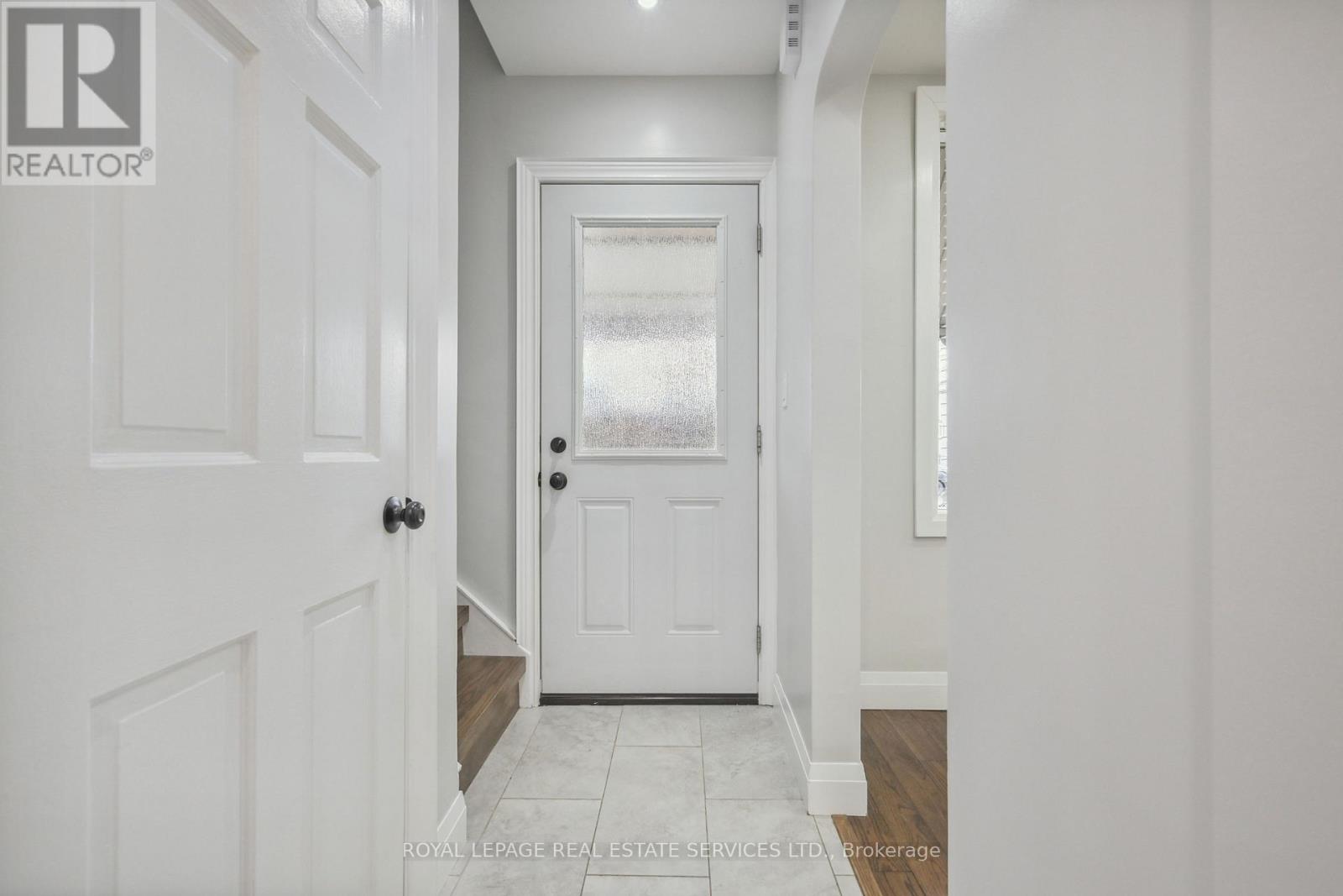 21 Holbrooke Avenue, Toronto, Ontario  M8Y 3B1 - Photo 2 - W13481996