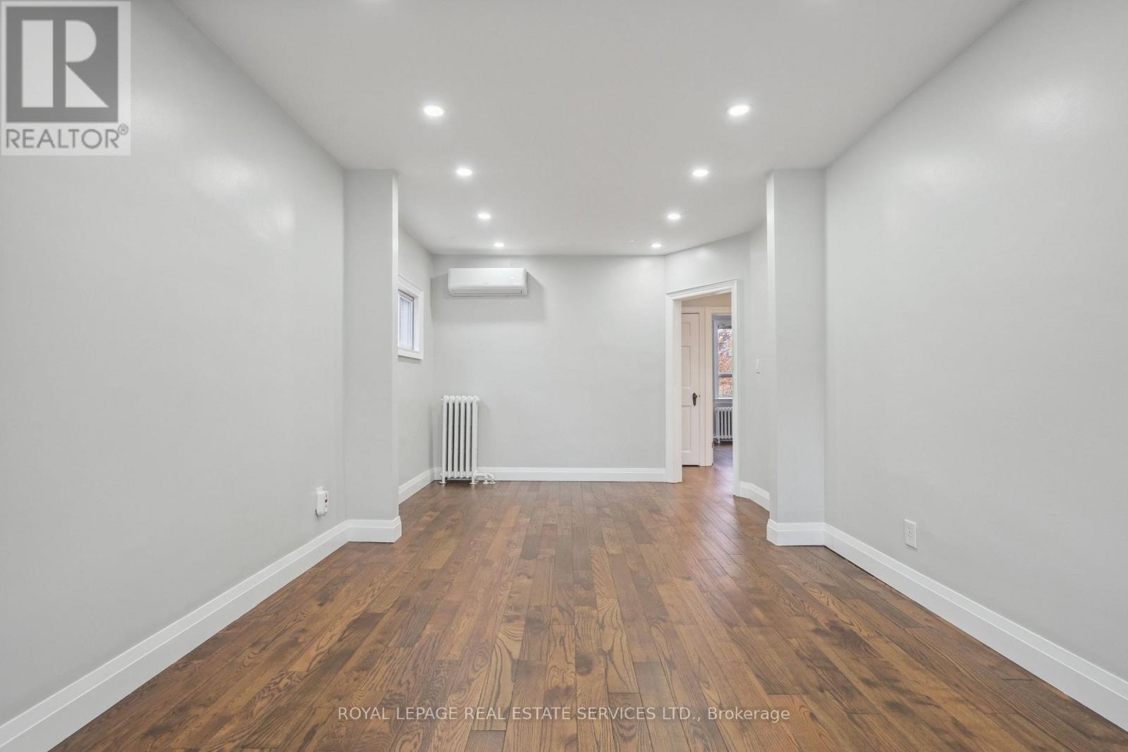 21 Holbrooke Avenue, Toronto, Ontario  M8Y 3B1 - Photo 3 - W13481996