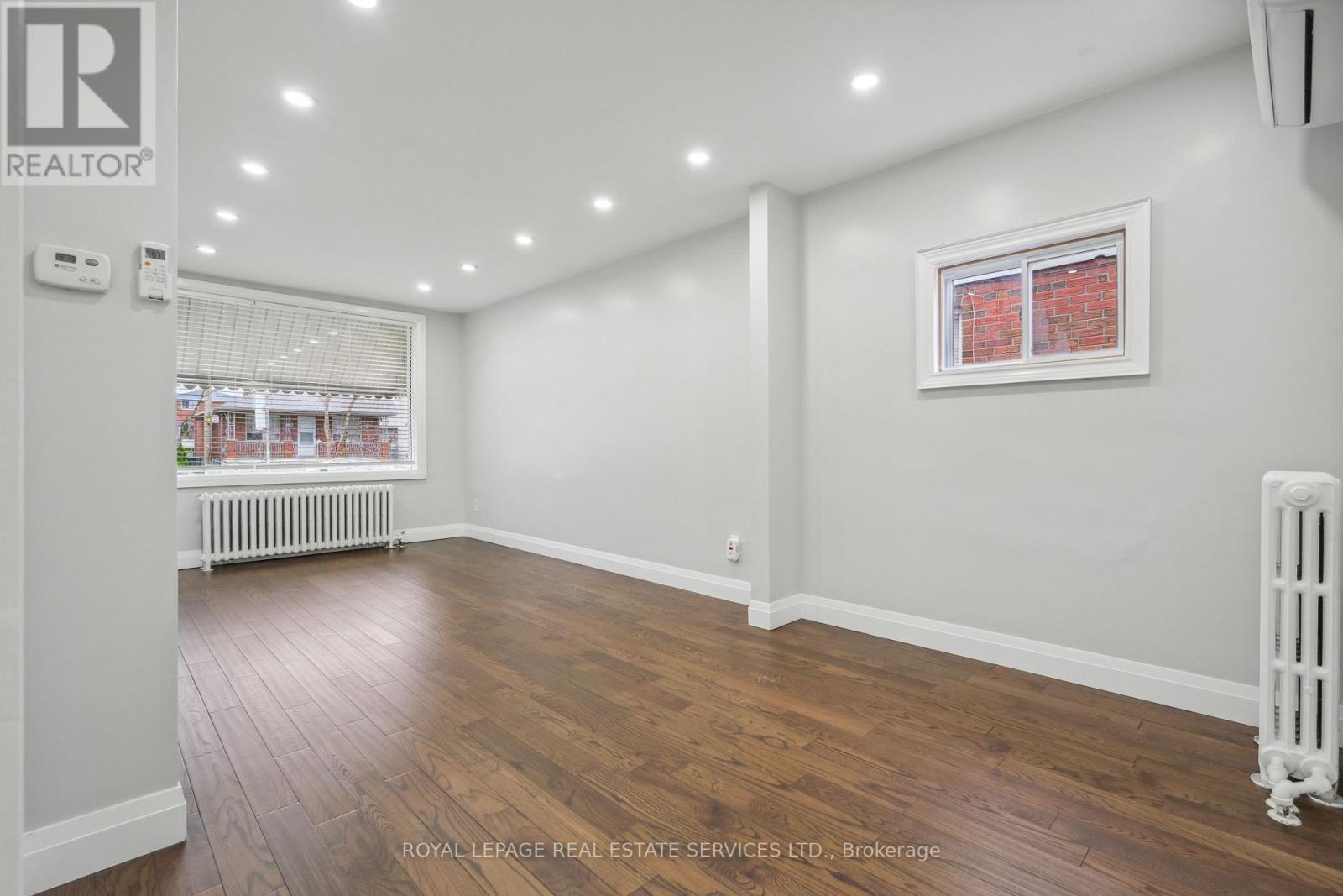 21 Holbrooke Avenue, Toronto, Ontario  M8Y 3B1 - Photo 5 - W13481996