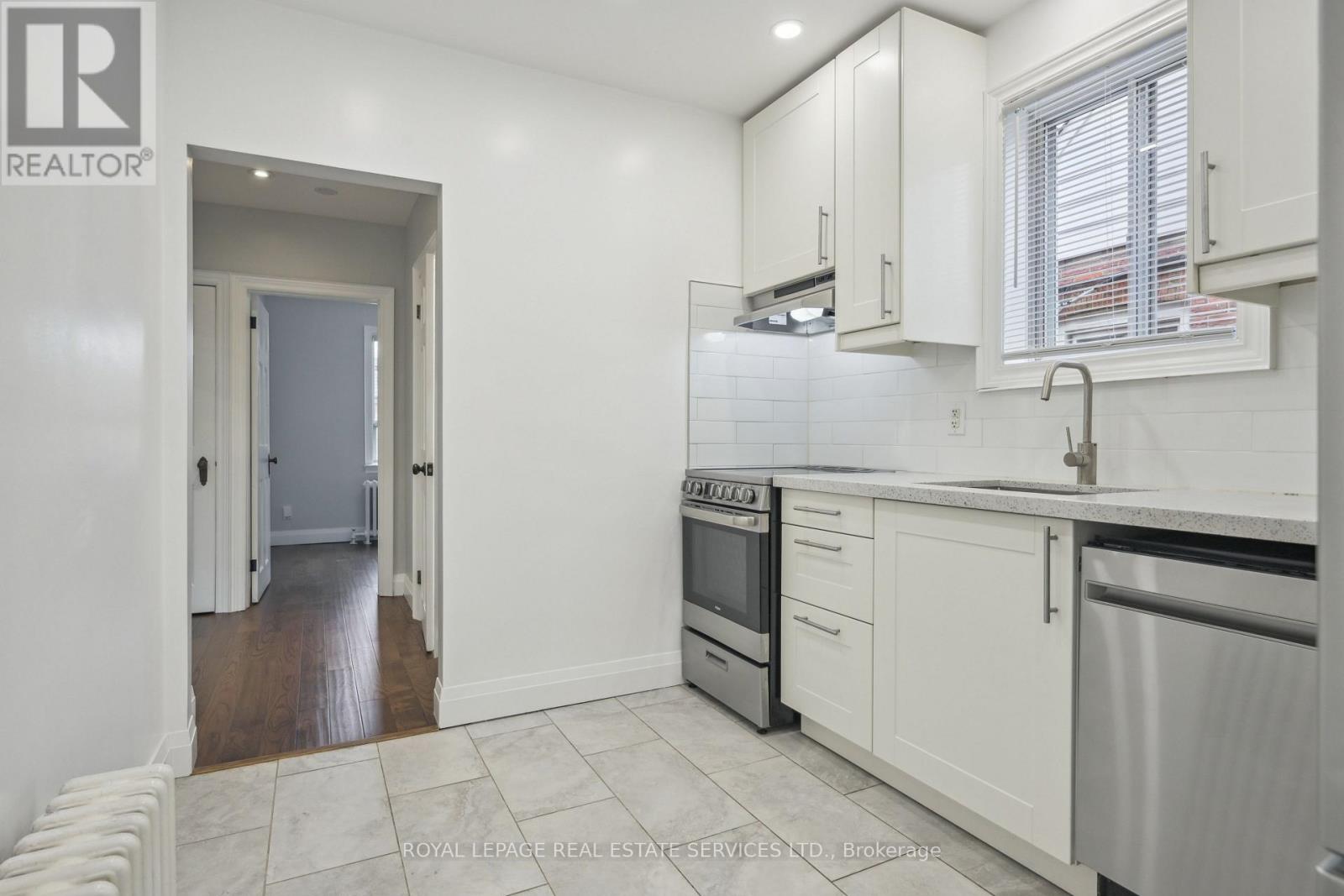 21 Holbrooke Avenue, Toronto, Ontario  M8Y 3B1 - Photo 8 - W13481996