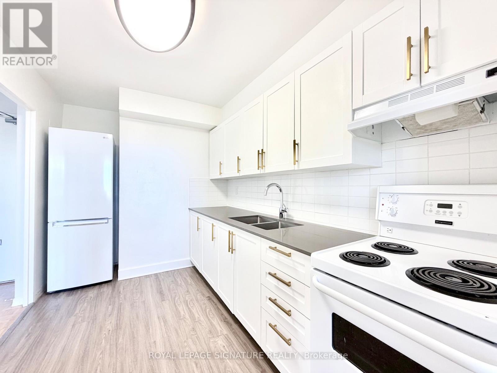 804 - 525 EGLINTON AVENUE E, Toronto, Ontario
