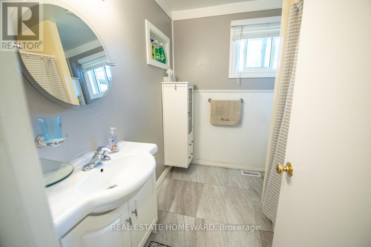 4 Sunicrest Boulevard, Clarington, Ontario  L1C 2G7 - Photo 11 - E13482046