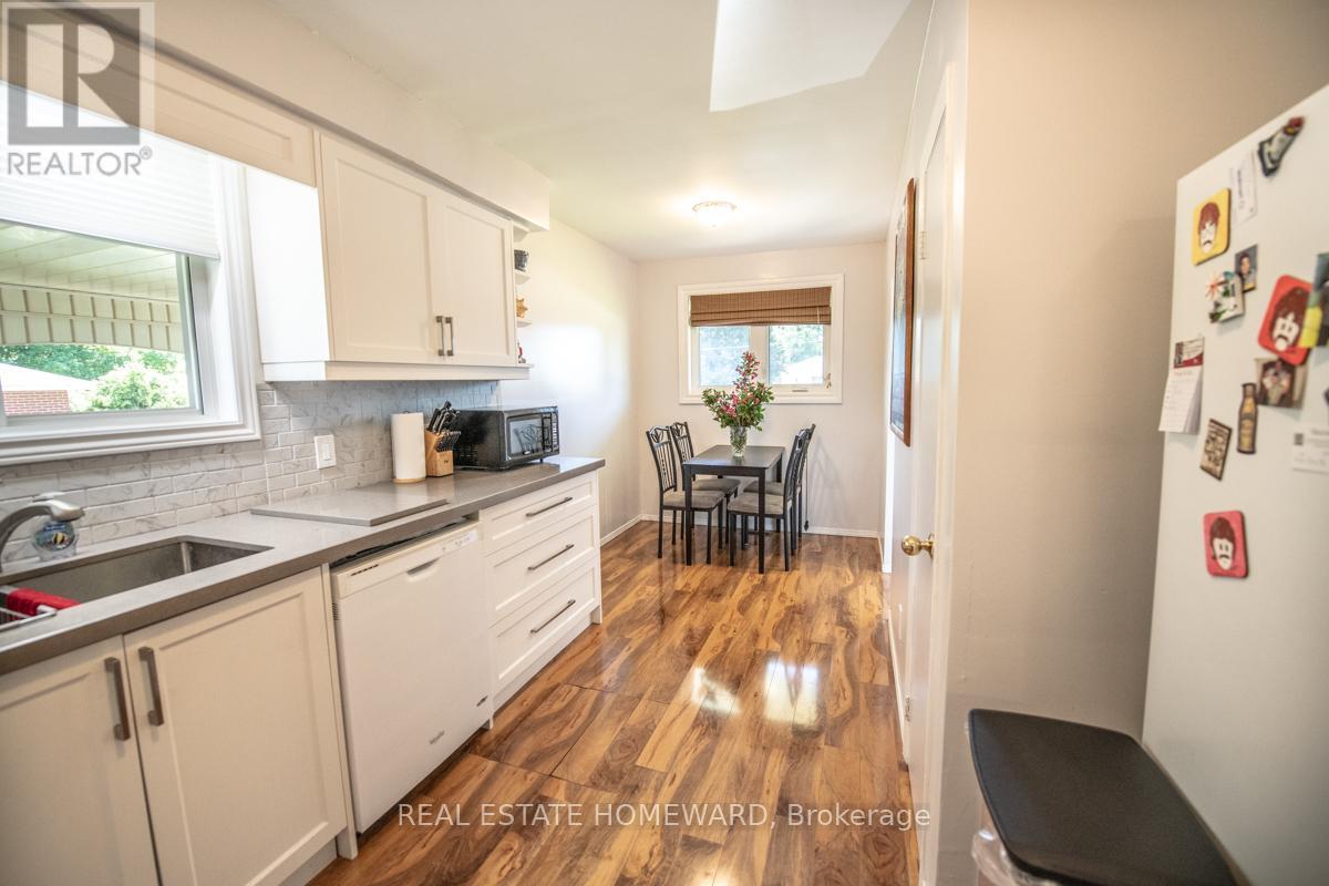 4 Sunicrest Boulevard, Clarington, Ontario  L1C 2G7 - Photo 7 - E13482046